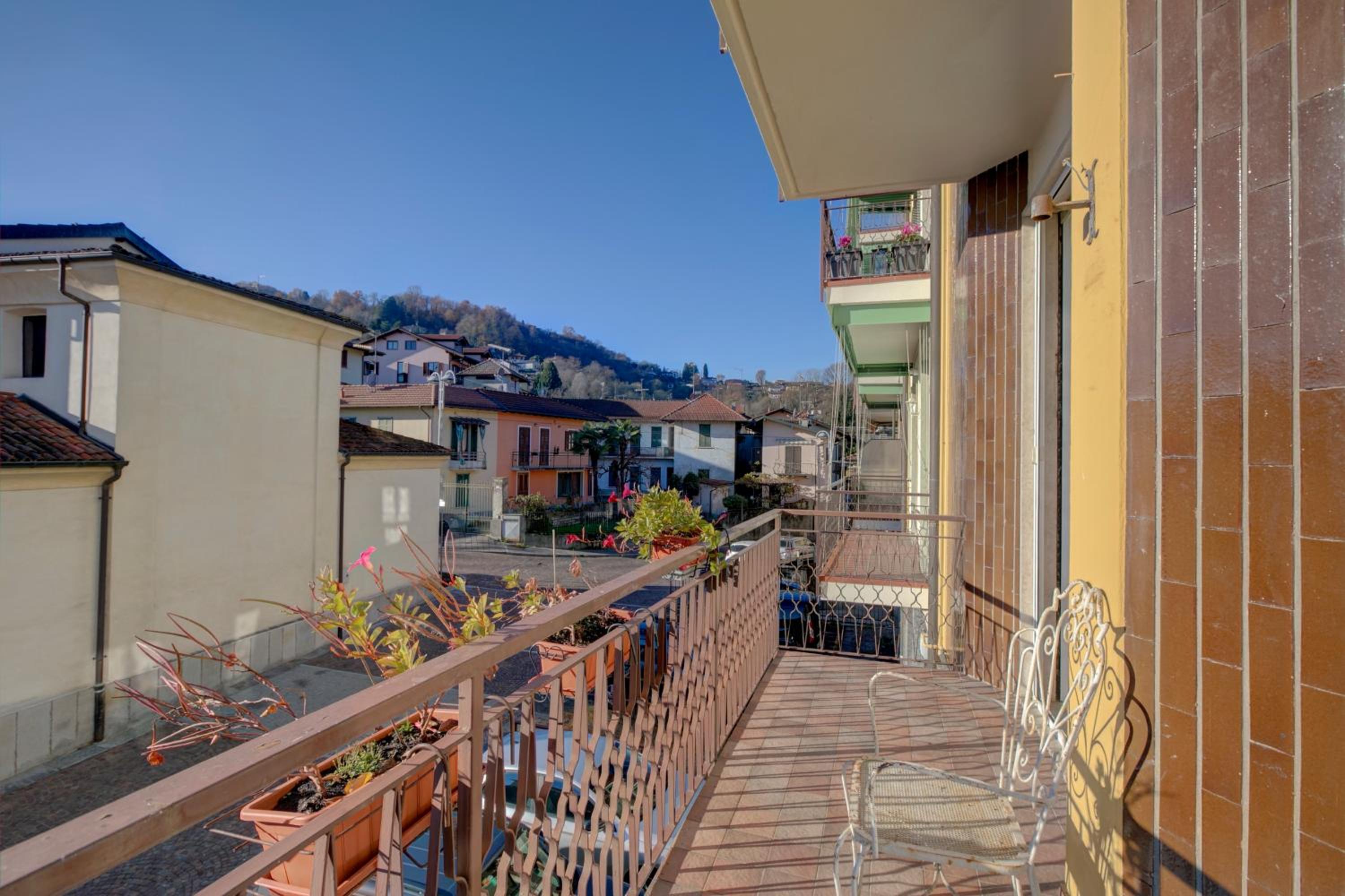 Dolce Orizzonte Few Steps From Lake - Happy Rentals