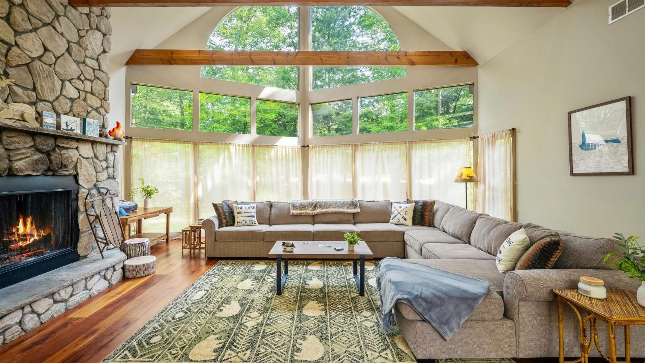 Lake Harmony Chalet w Hot Tub Arcades Near Beaches Ski Trails Everpine Lodge by AvantStay
