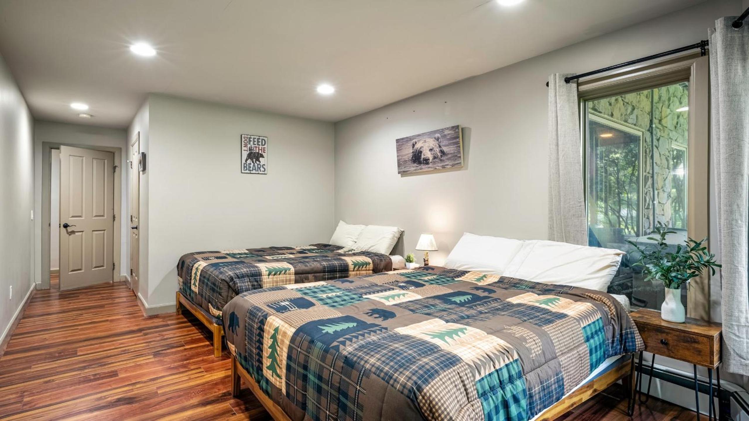 Lake Harmony Chalet w Hot Tub Arcades Near Beaches Ski Trails Everpine Lodge by AvantStay