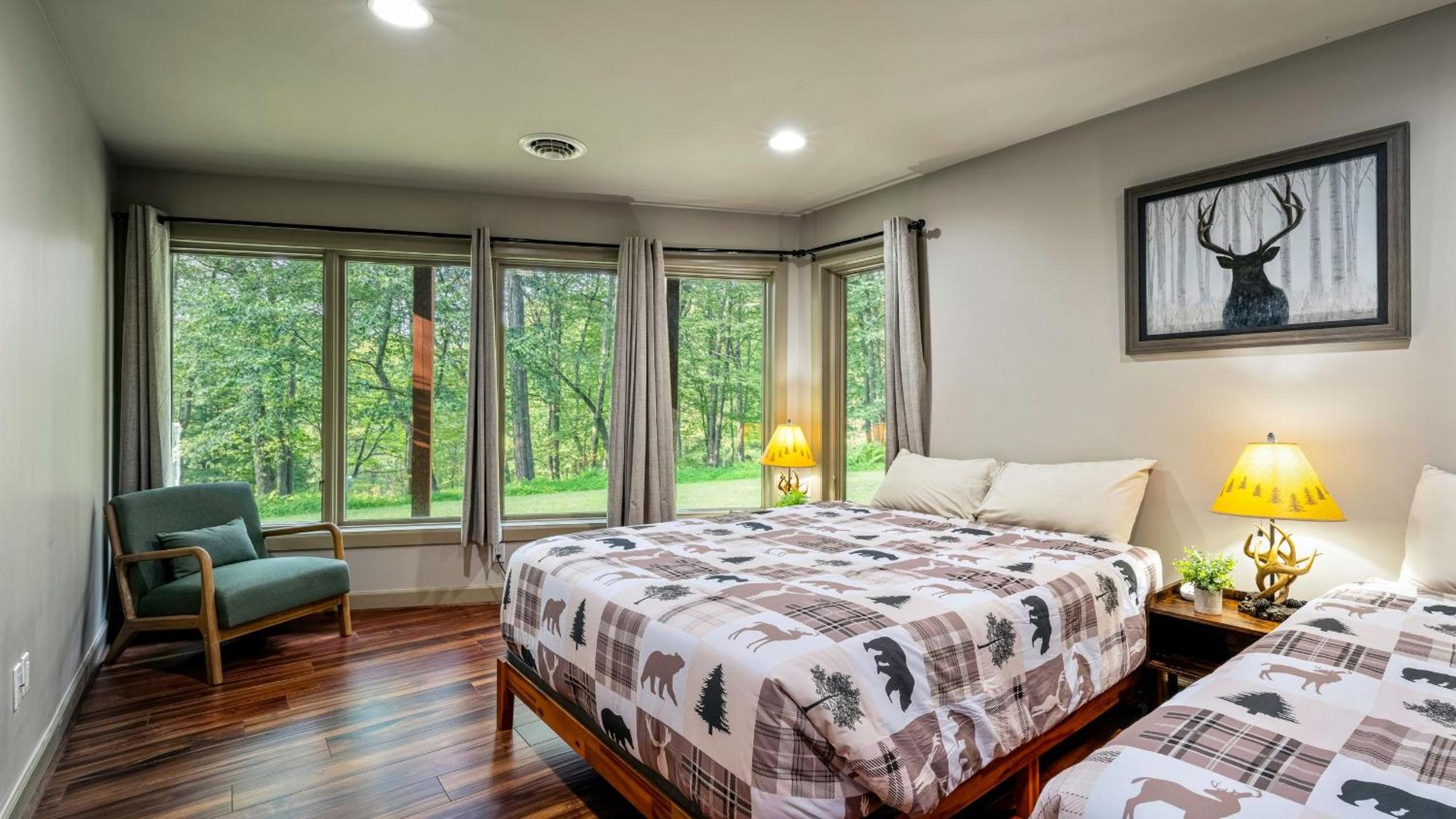 Lake Harmony Chalet w Hot Tub Arcades Near Beaches Ski Trails Everpine Lodge by AvantStay
