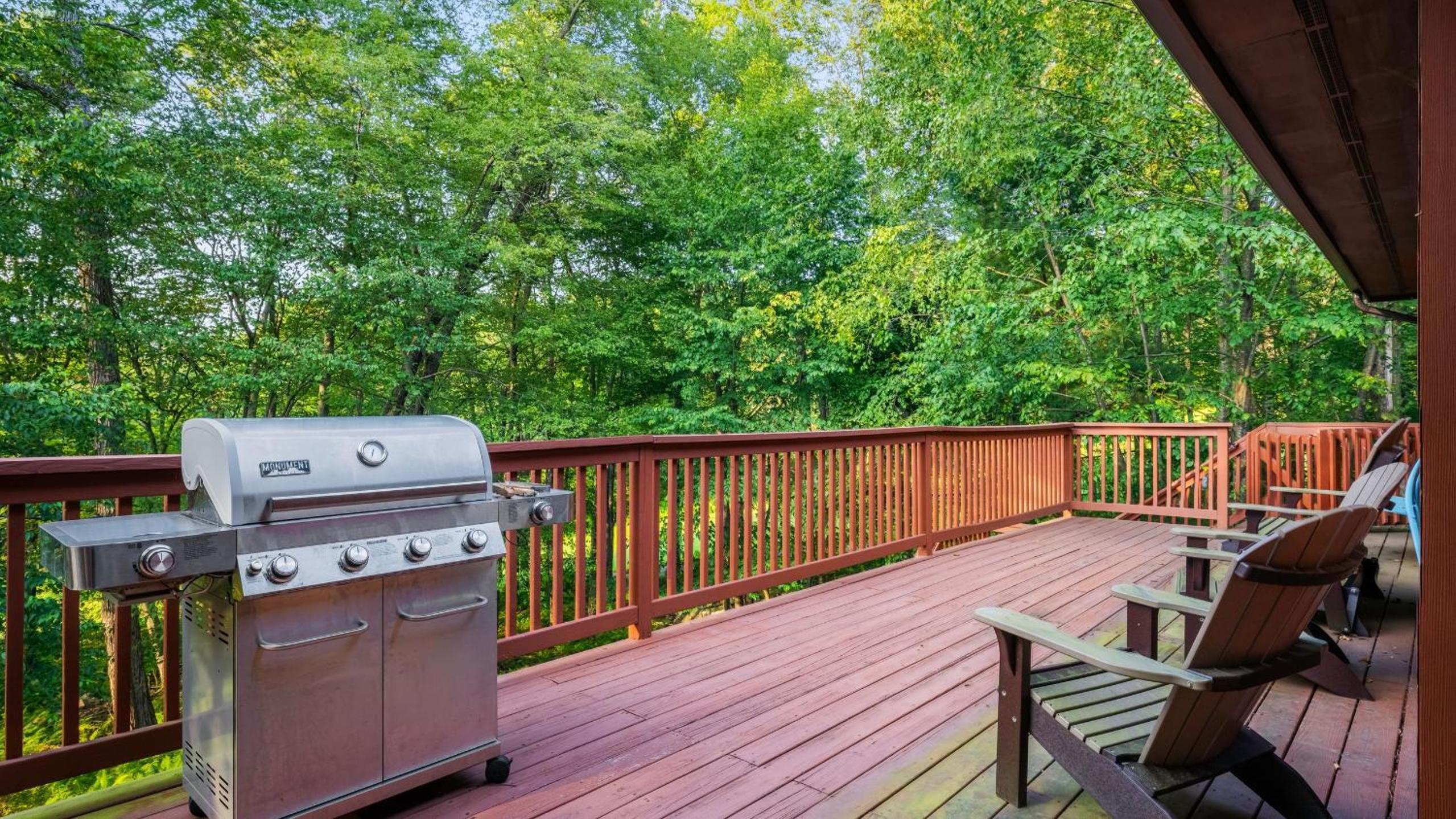 Lake Harmony Chalet w Hot Tub Arcades Near Beaches Ski Trails Everpine Lodge by AvantStay