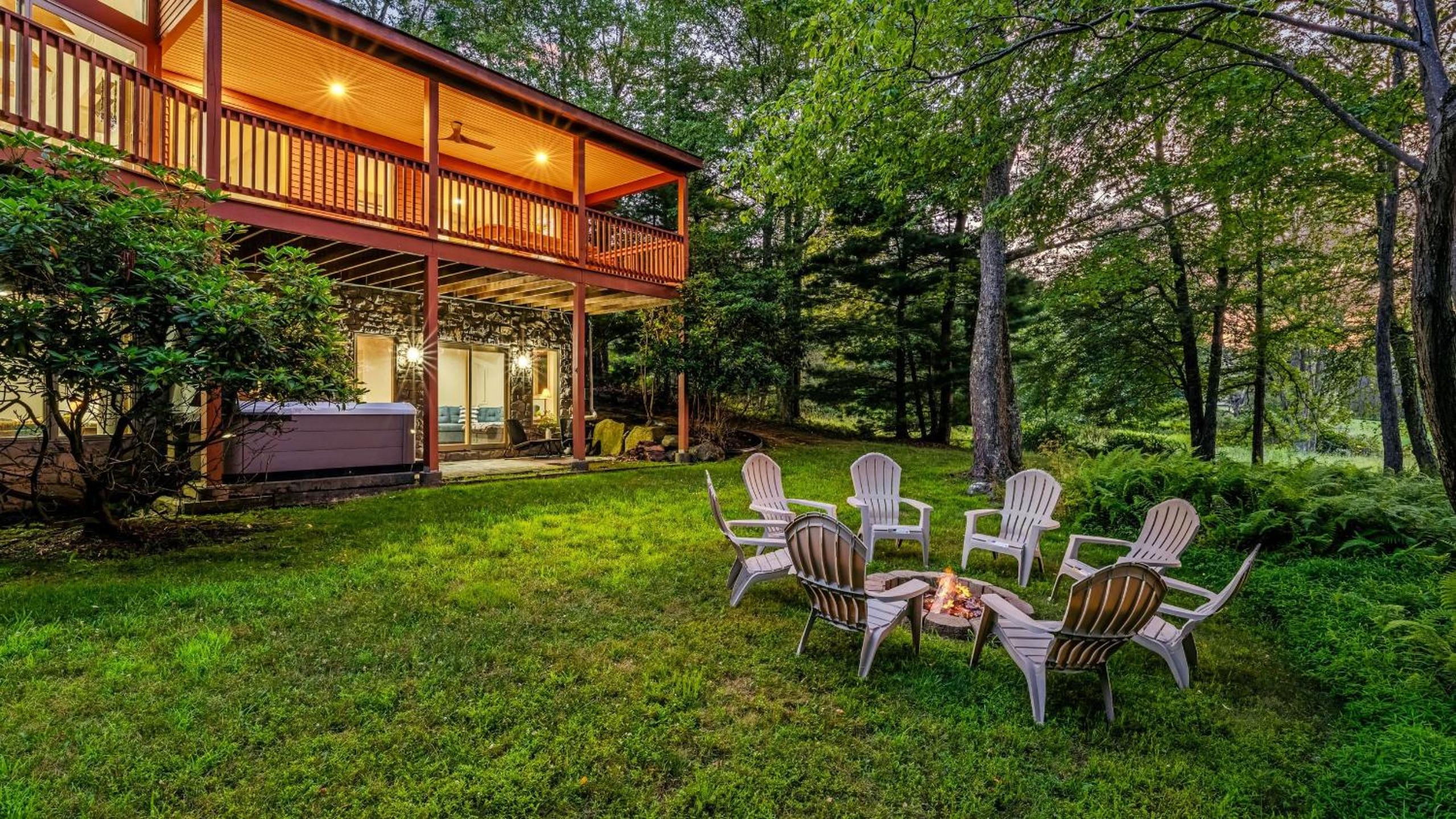Lake Harmony Chalet w Hot Tub Arcades Near Beaches Ski Trails Everpine Lodge by AvantStay