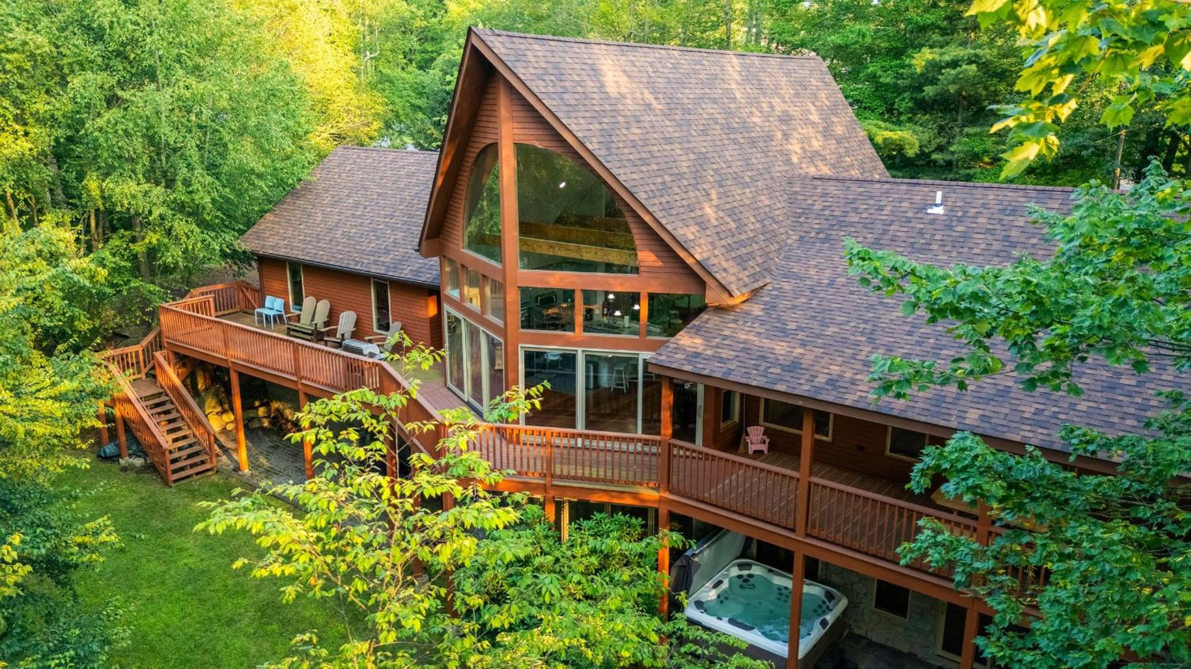 Lake Harmony Chalet w Hot Tub Arcades Near Beaches Ski Trails Everpine Lodge by AvantStay