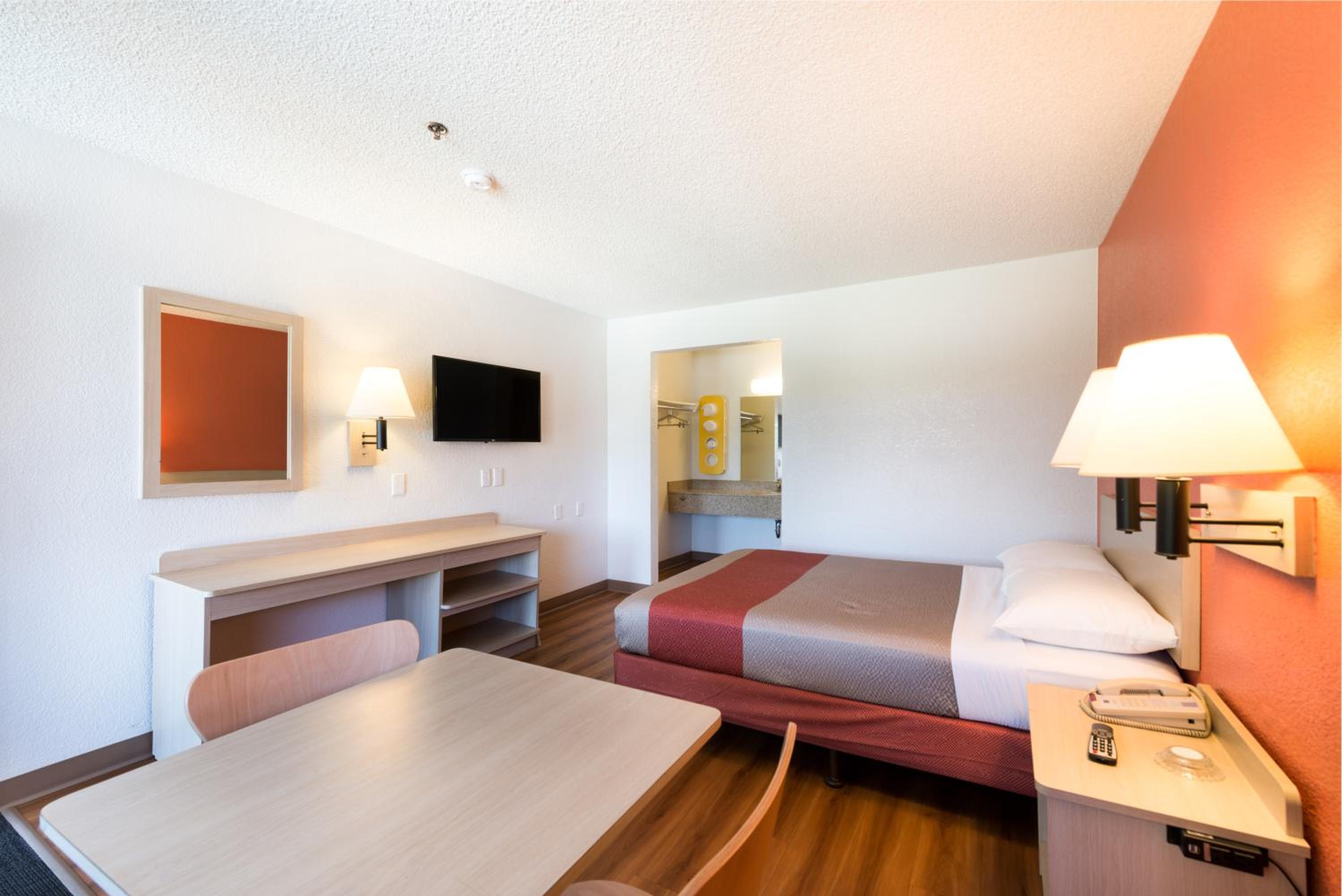 Reno Vacations - Motel 6-Sparks, NV - Airport - Sparks - Property Image 6