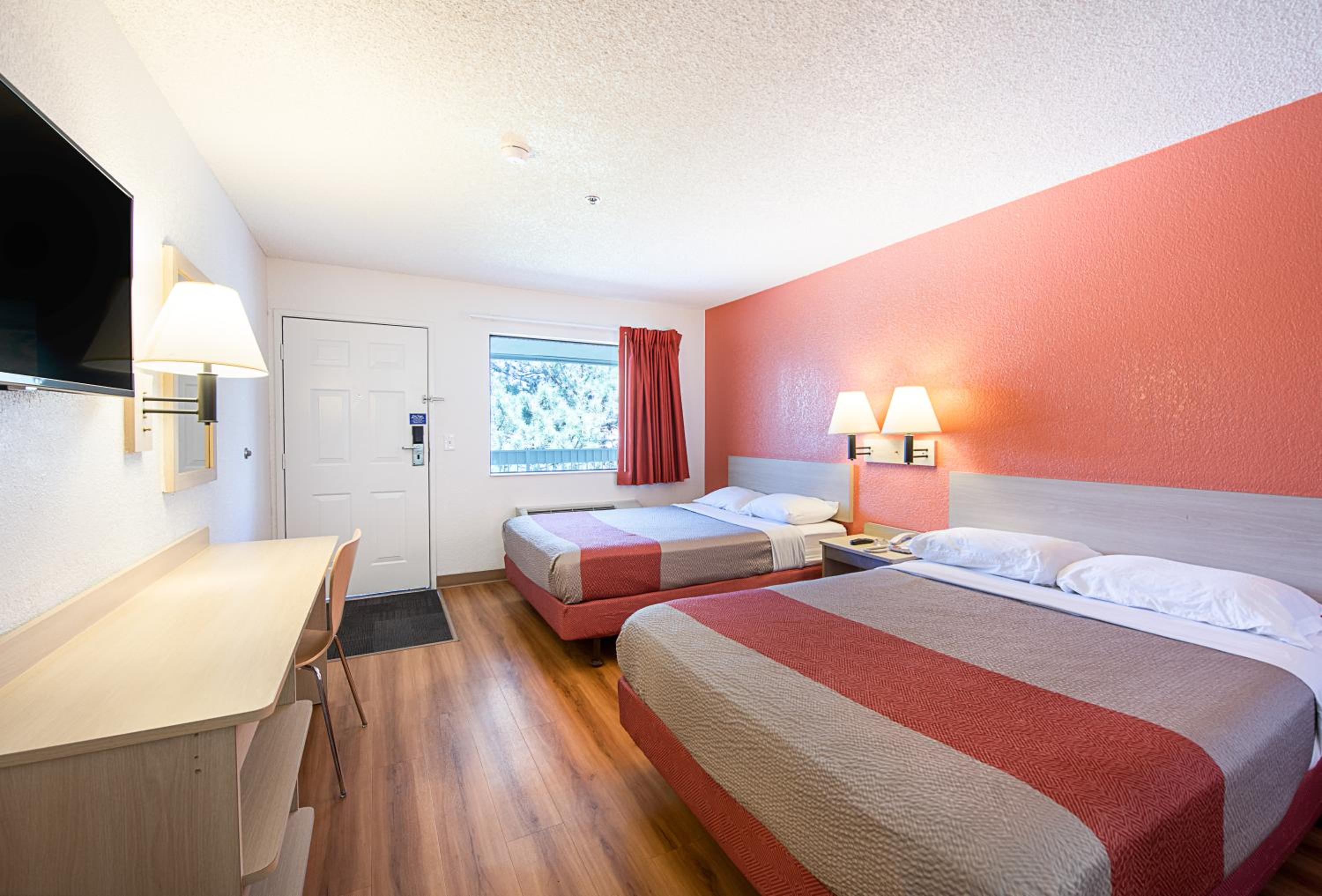 Reno Vacations - Motel 6-Sparks, NV - Airport - Sparks - Property Image 2