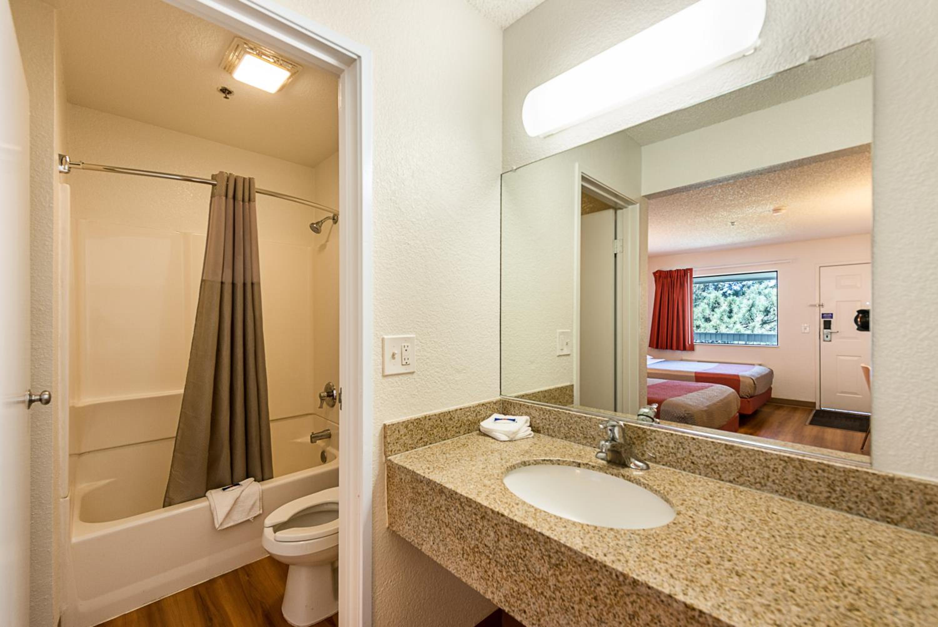 Reno Vacations - Motel 6-Sparks, NV - Airport - Sparks - Property Image 28