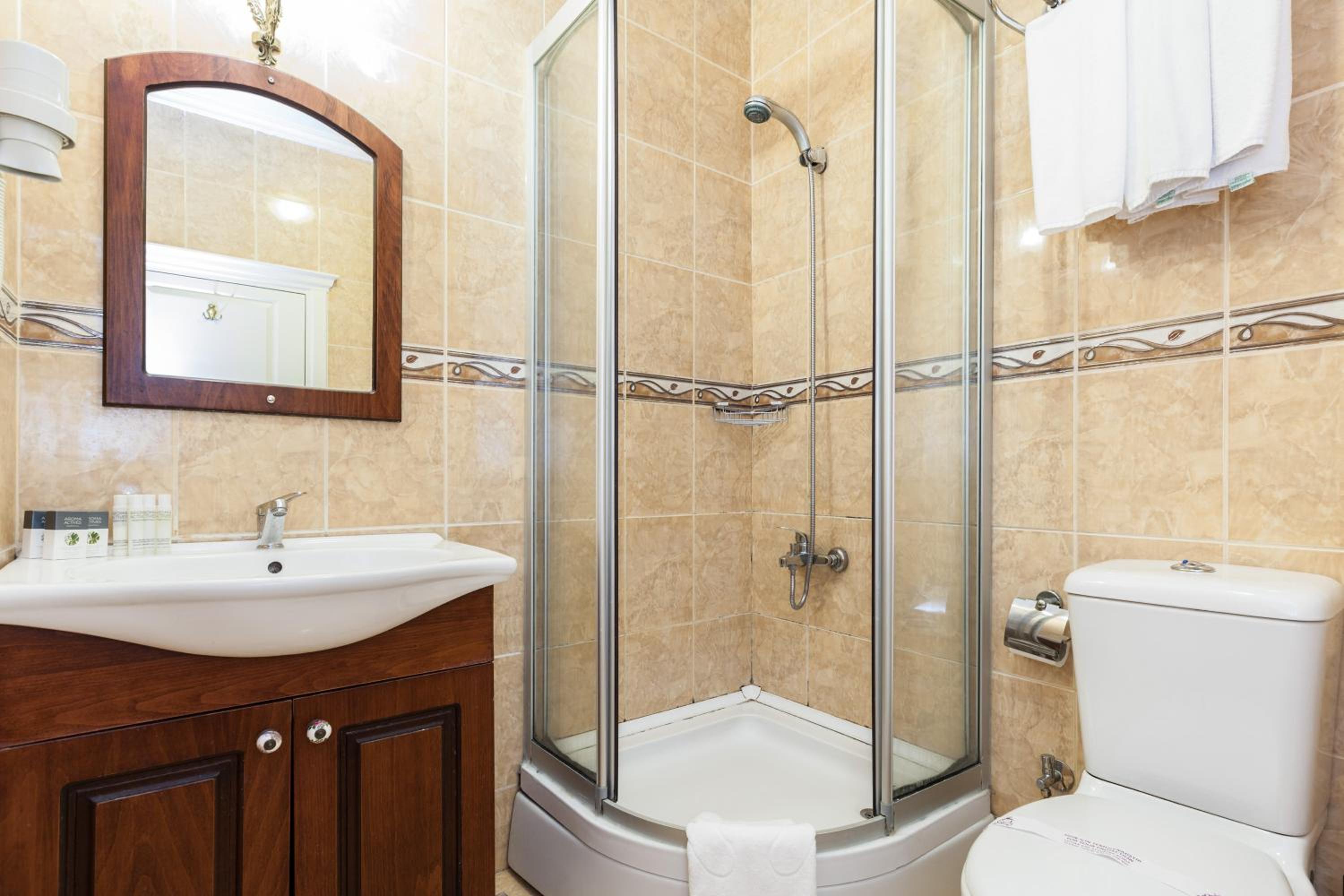 Romantic Hotel Istanbul - Image 29