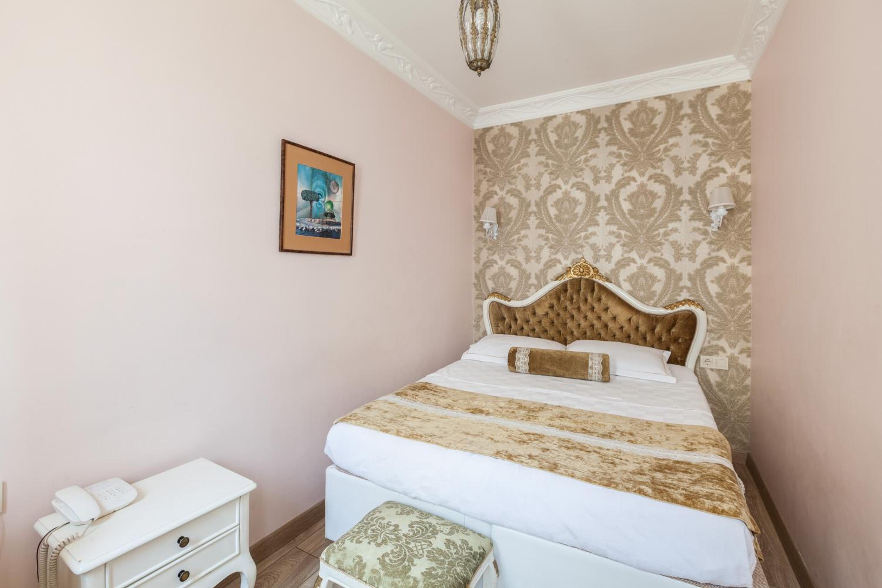 Romantic Hotel Istanbul - Image 33