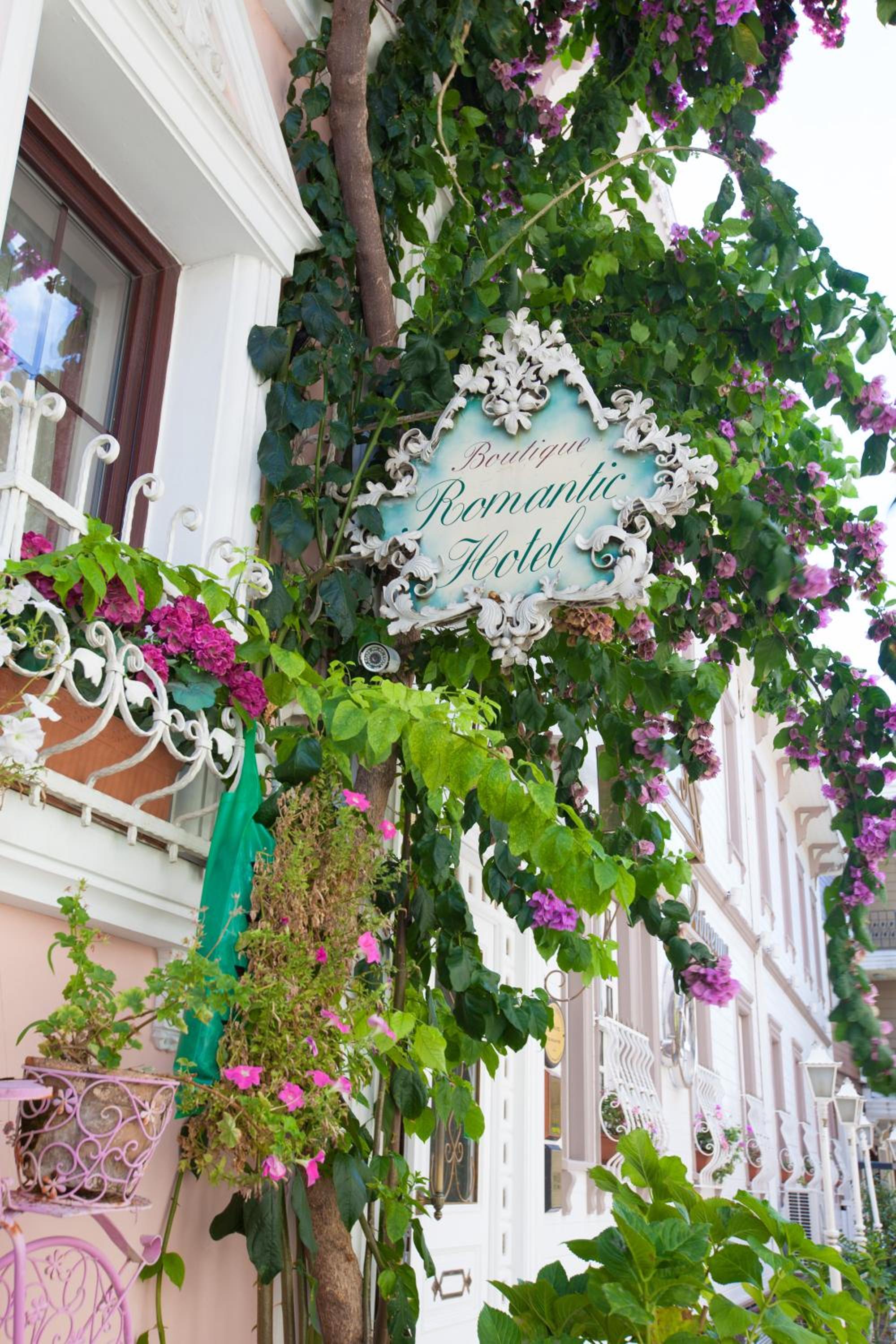 Romantic Hotel Istanbul - Image 44