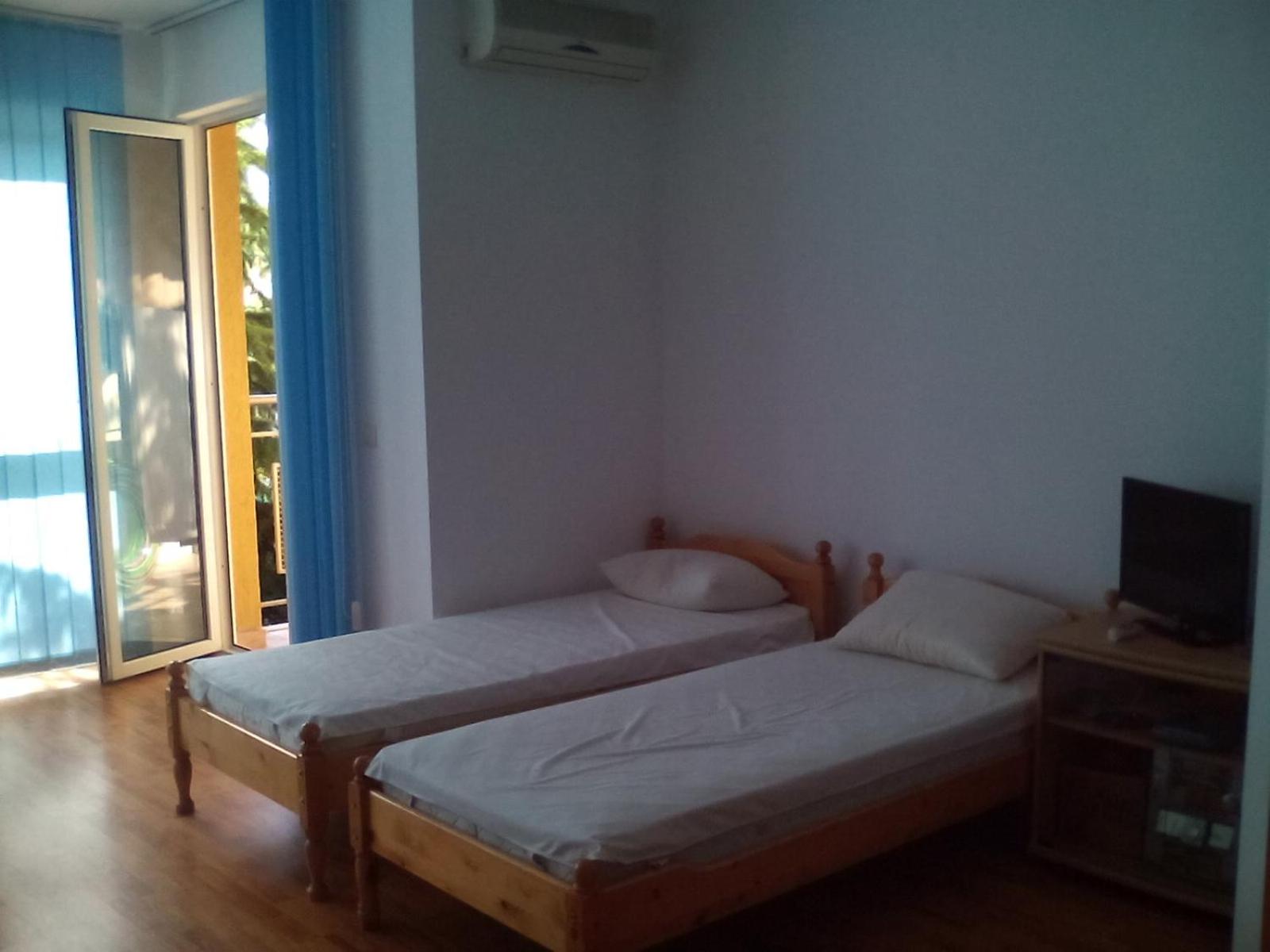 Elias Apartment