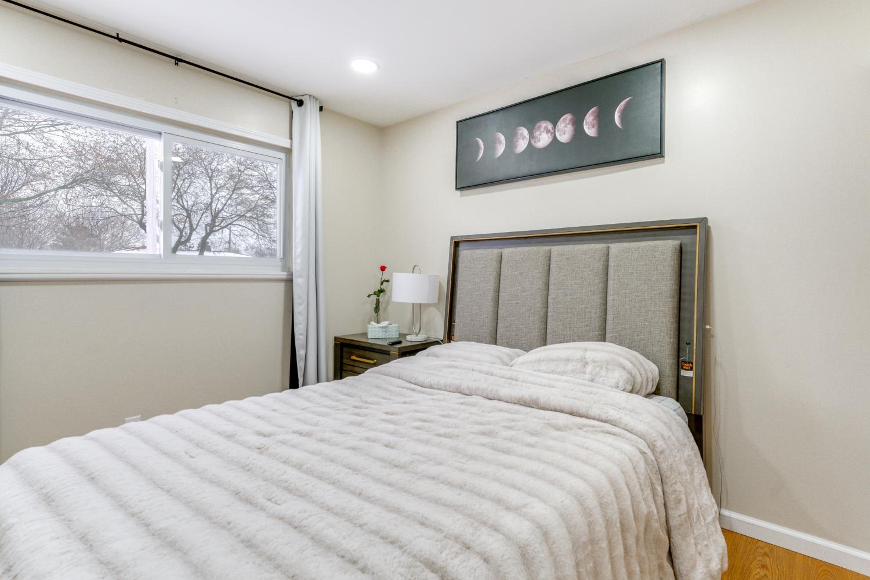 8 Mi to Detroit Zoo Family Home with Game Room