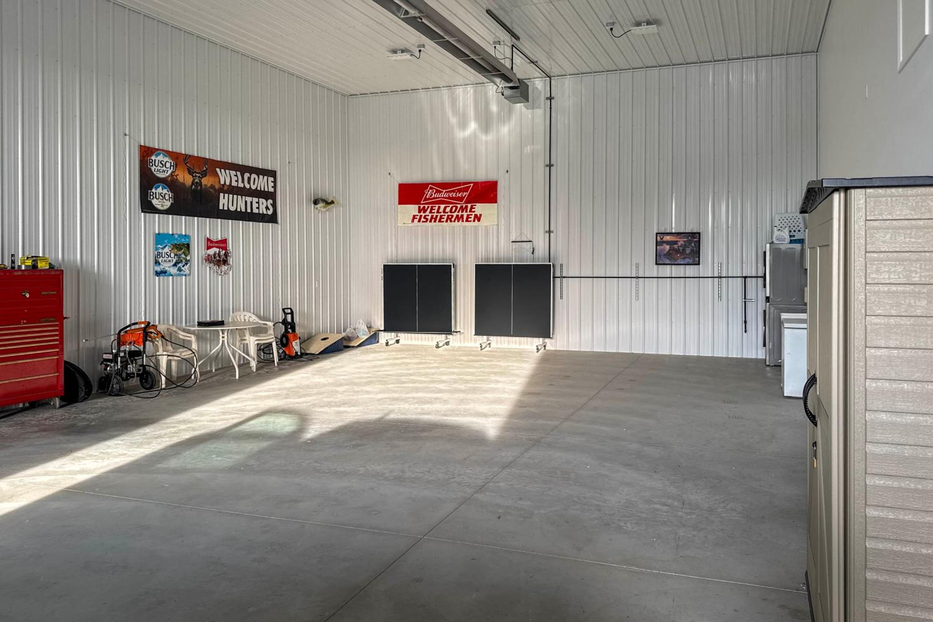 Patio and Parking! Modern Bunkhouse Near Lake Erie