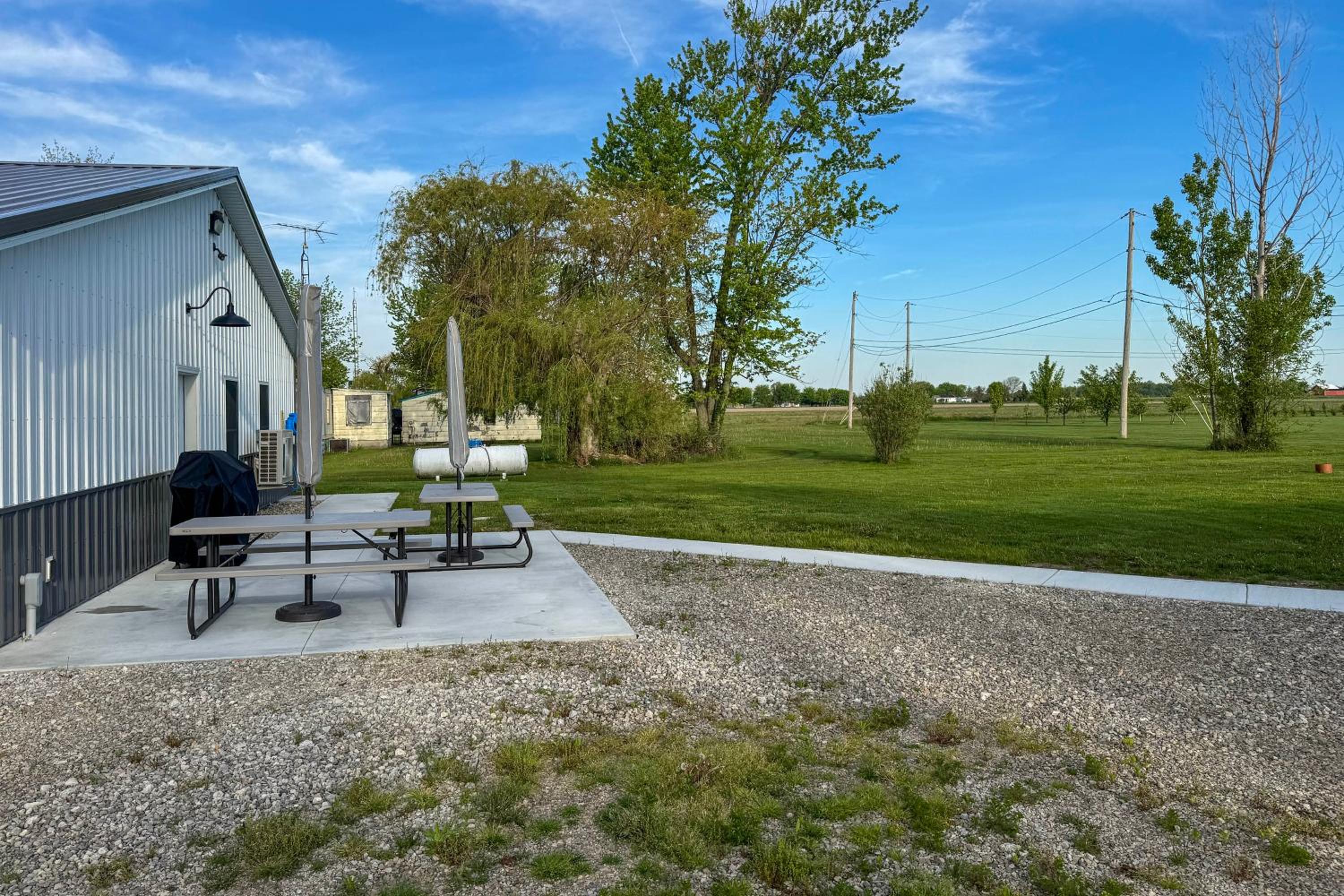 Patio and Parking! Modern Bunkhouse Near Lake Erie