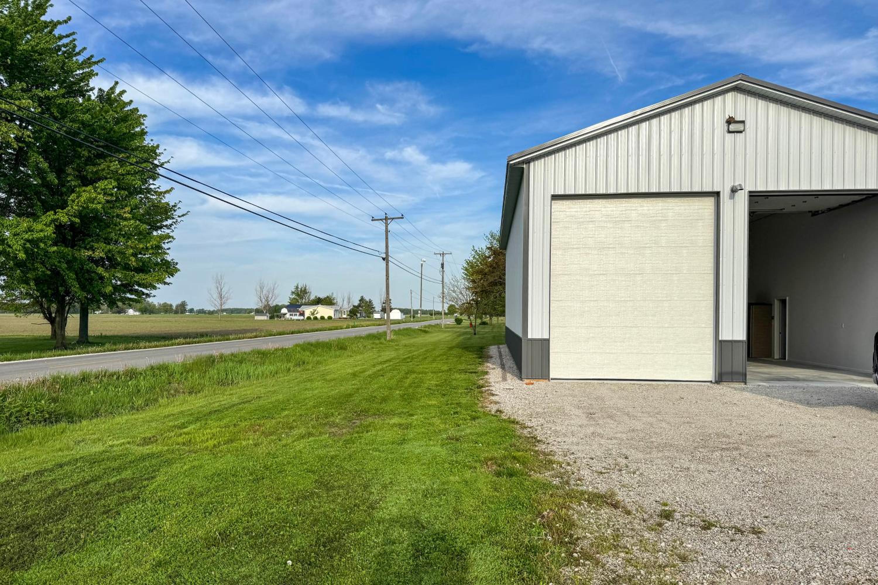 Patio and Parking! Modern Bunkhouse Near Lake Erie