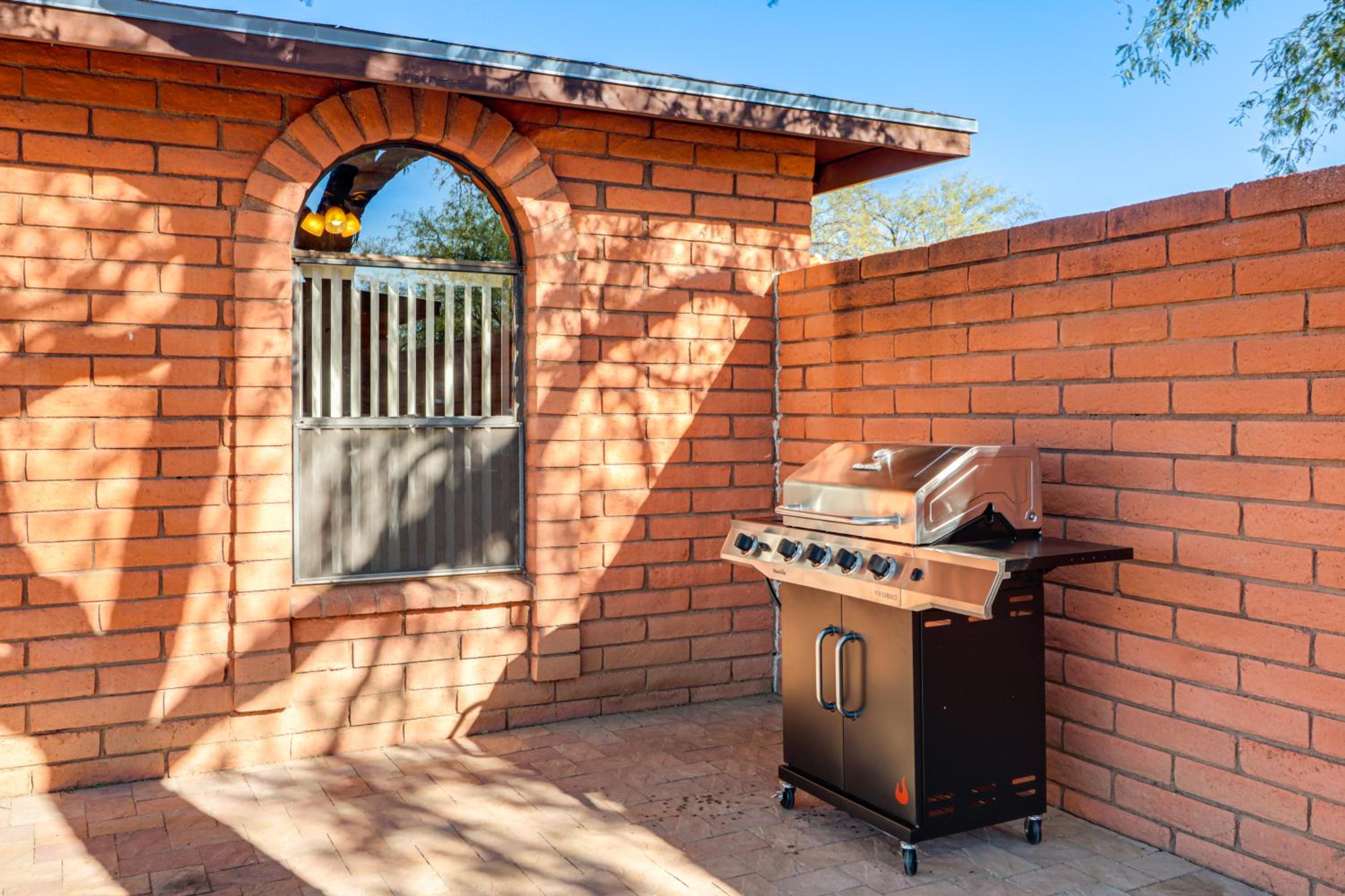 Pool and Patio! Bike Haüs By Catalina Mtn Trails