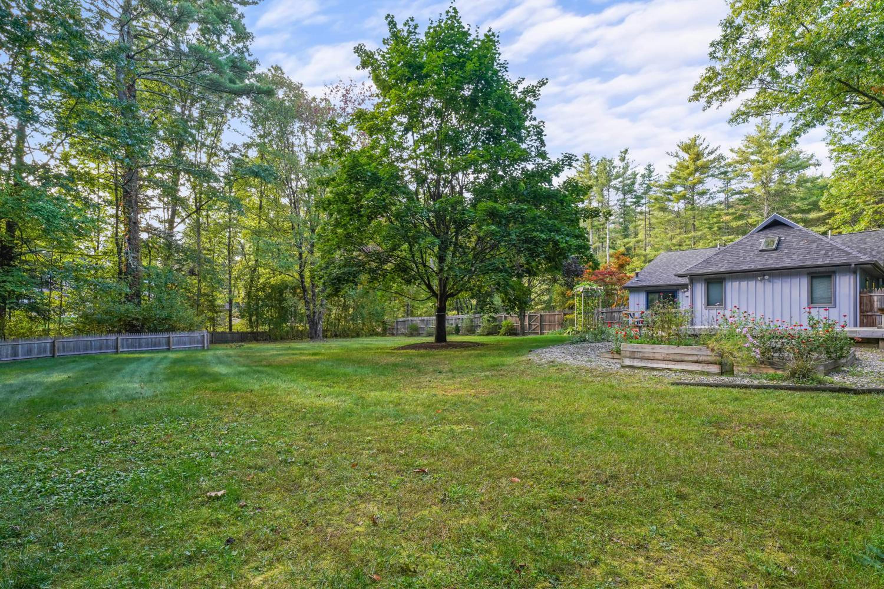 8 Mi to Saratoga Race Course Quiet Family Home