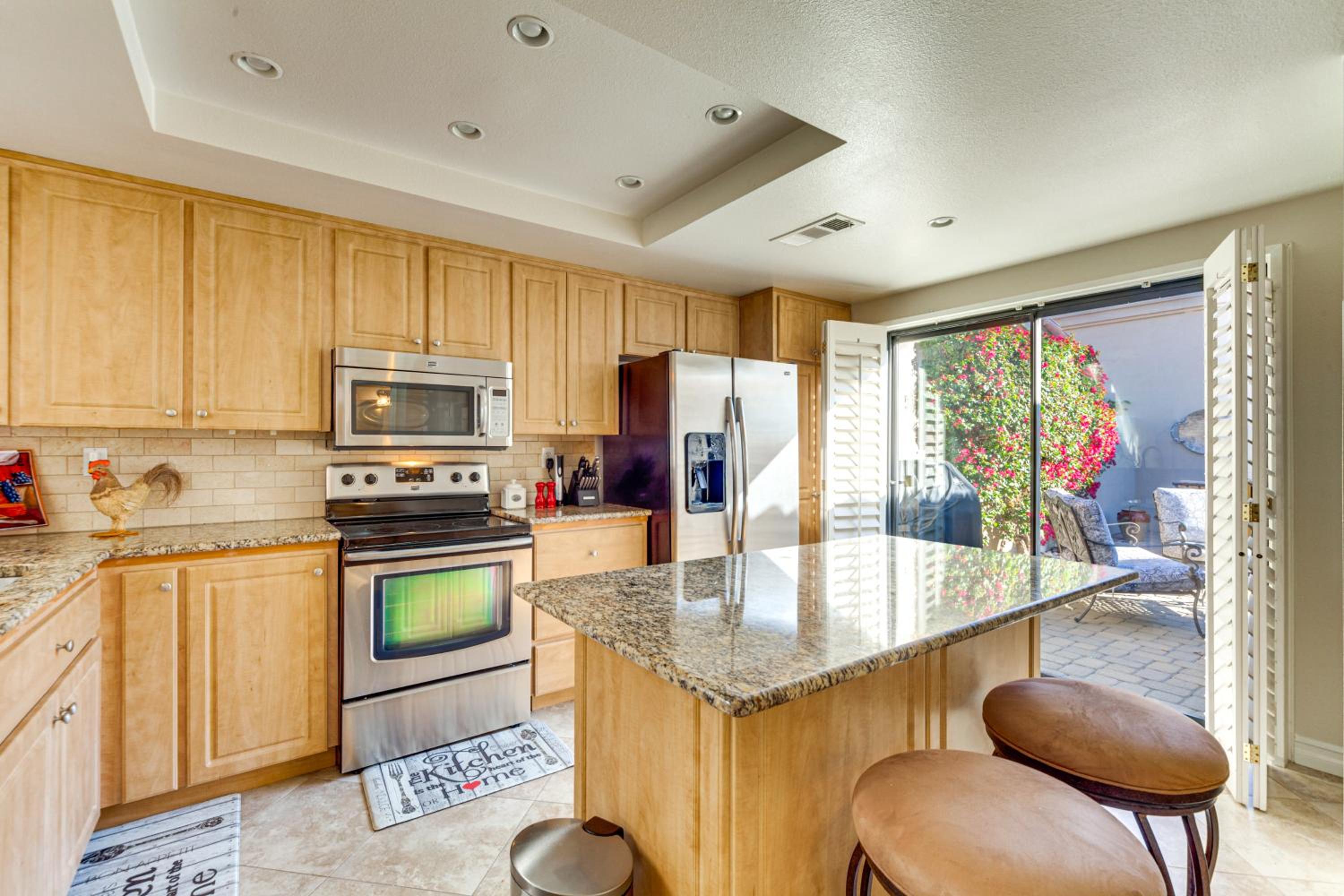 Mtn View and Fairway-Facing Patio Palm Desert Condo