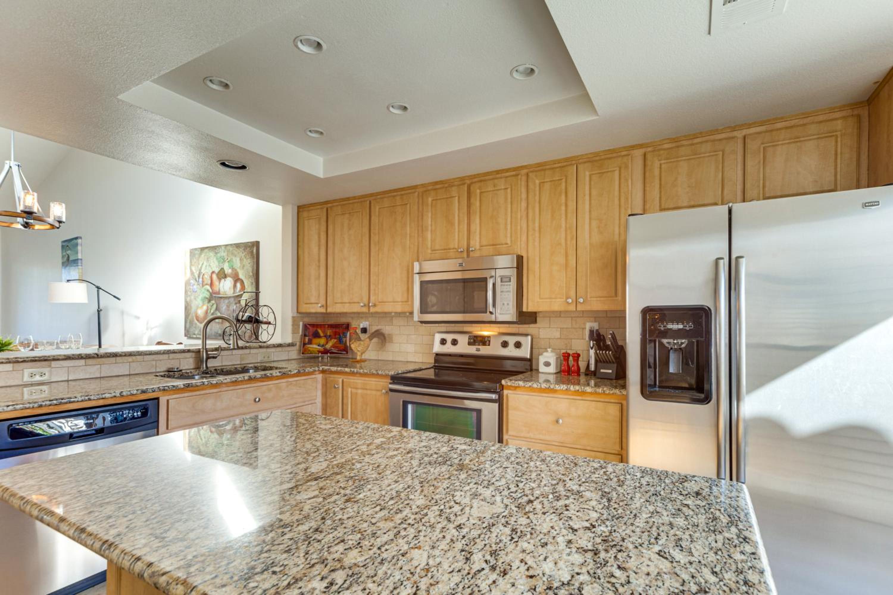 Mtn View and Fairway-Facing Patio Palm Desert Condo