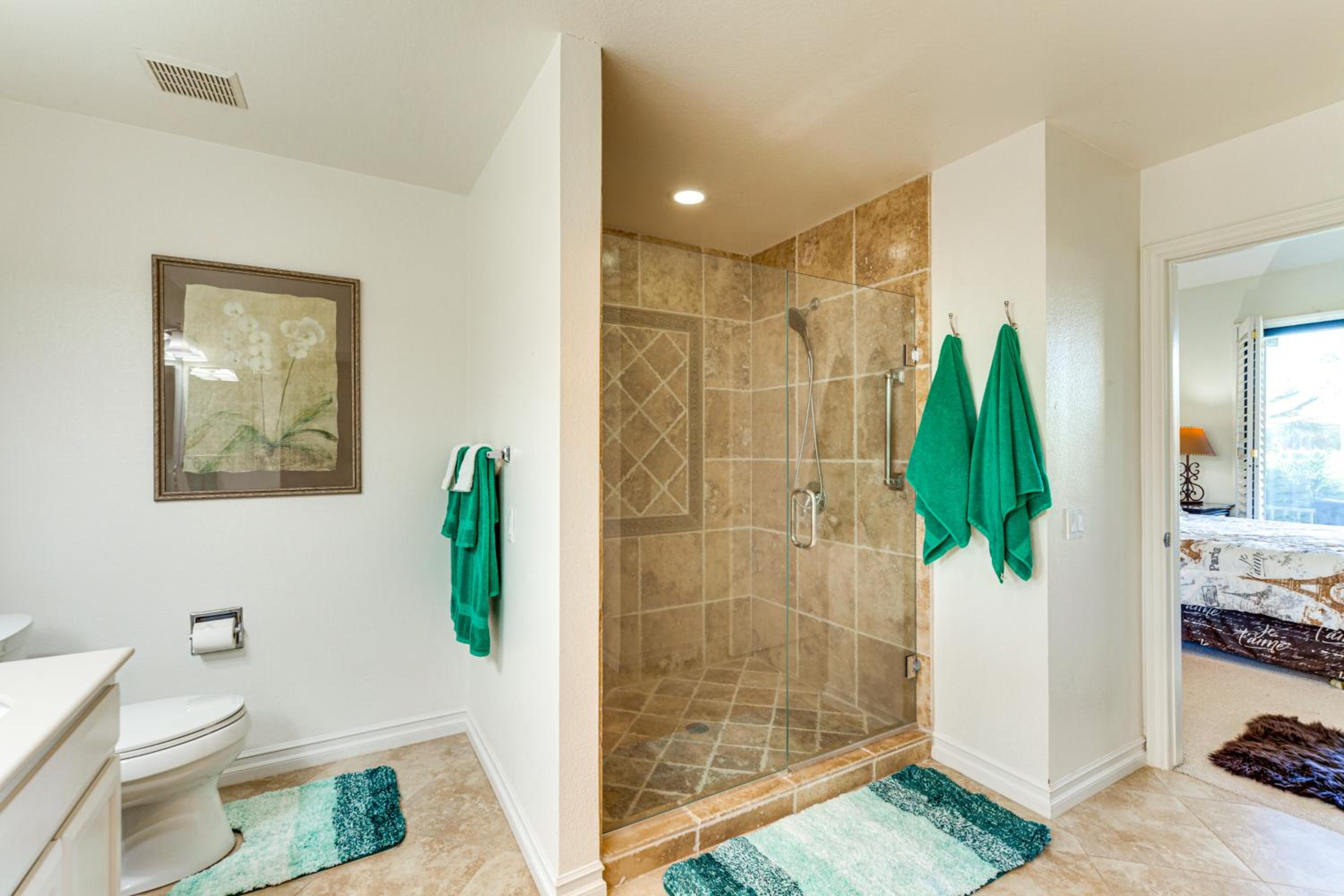 Mtn View and Fairway-Facing Patio Palm Desert Condo