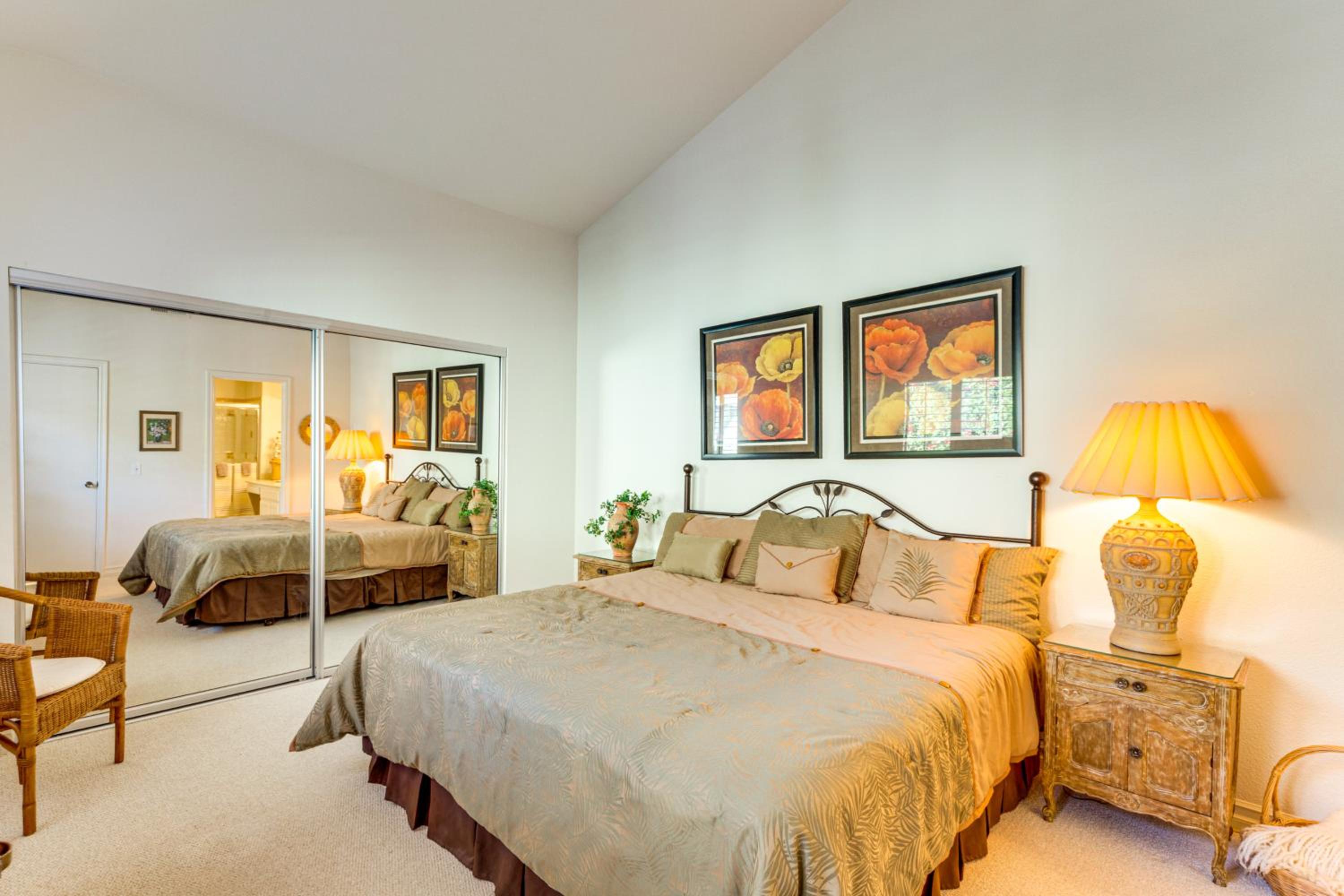 Mtn View and Fairway-Facing Patio Palm Desert Condo
