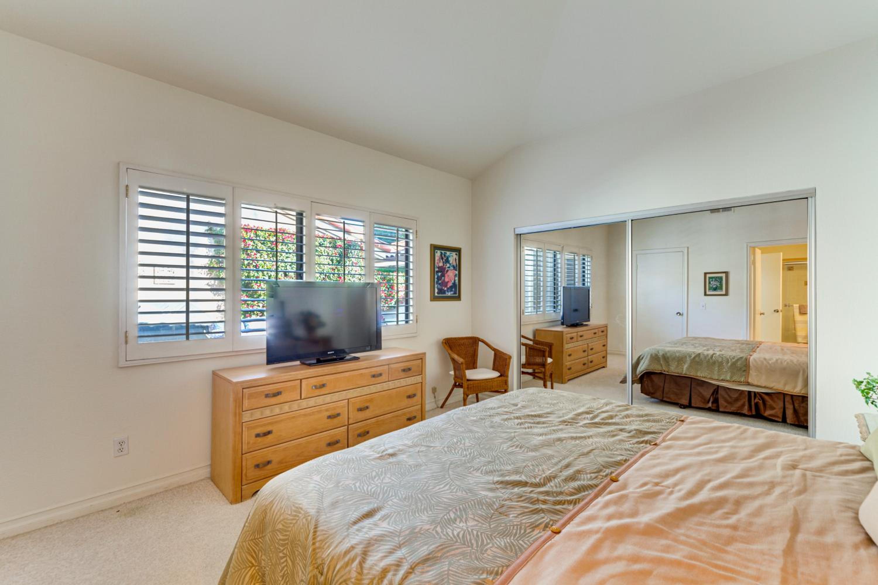 Mtn View and Fairway-Facing Patio Palm Desert Condo