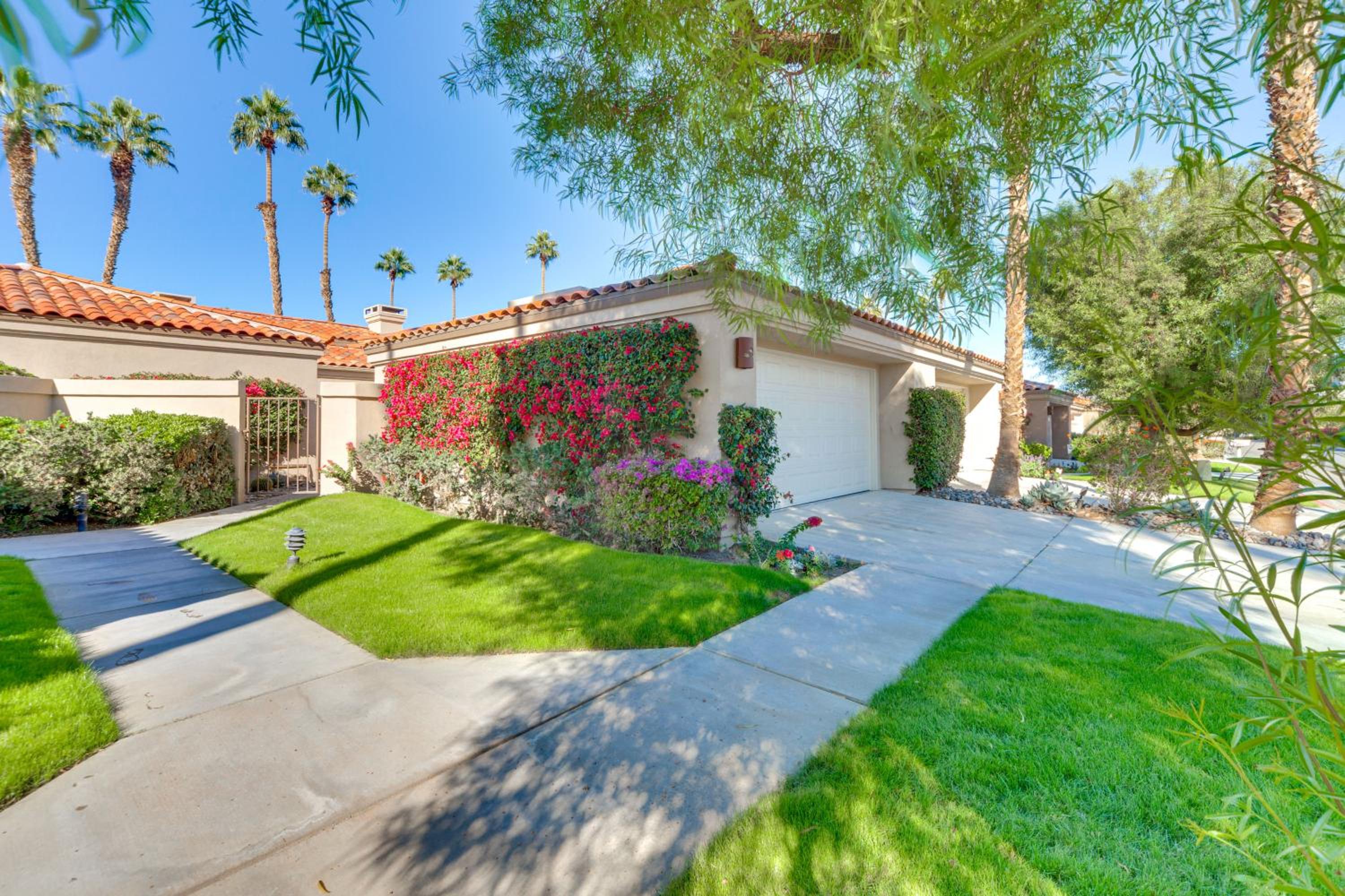 Mtn View and Fairway-Facing Patio Palm Desert Condo