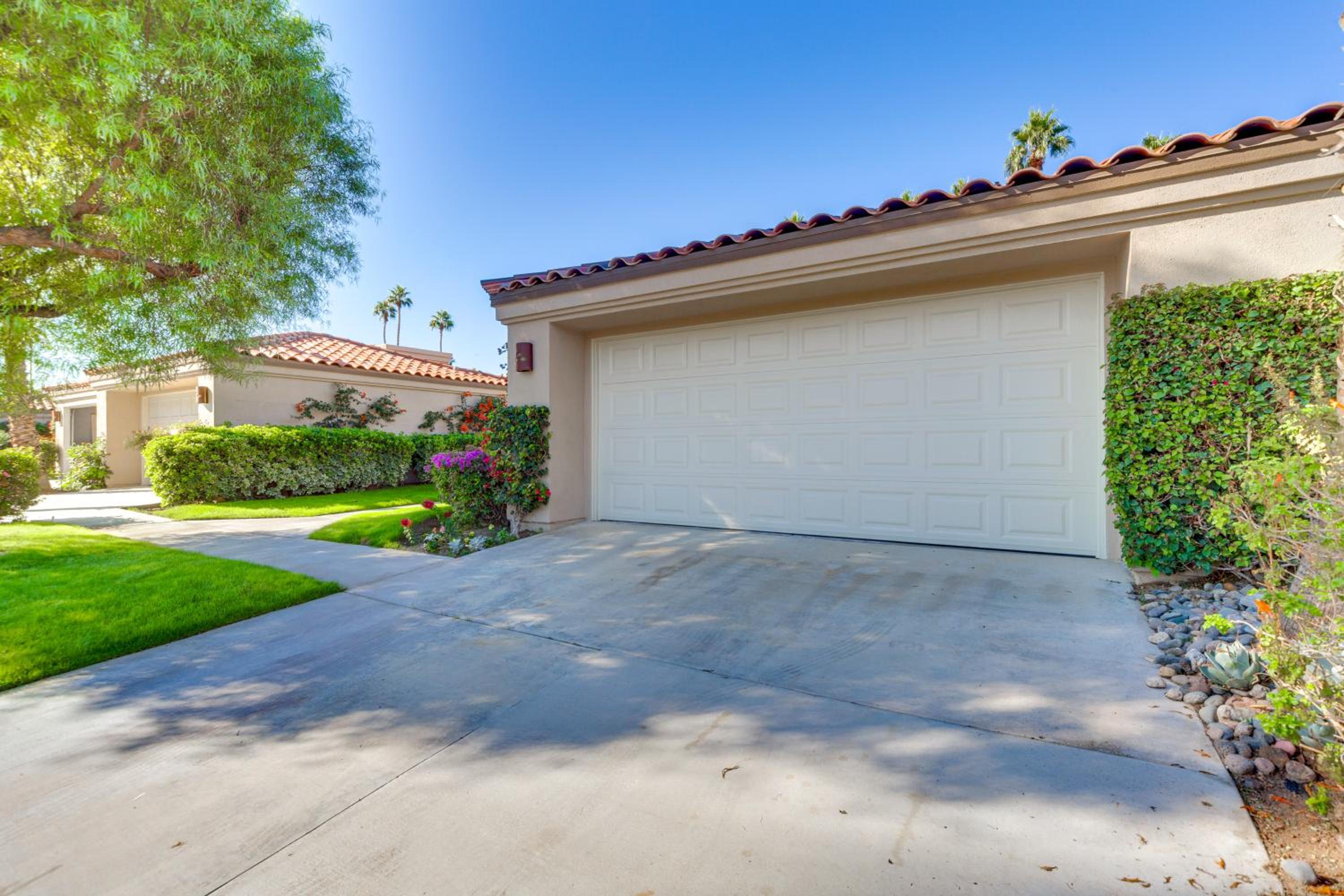 Mtn View and Fairway-Facing Patio Palm Desert Condo