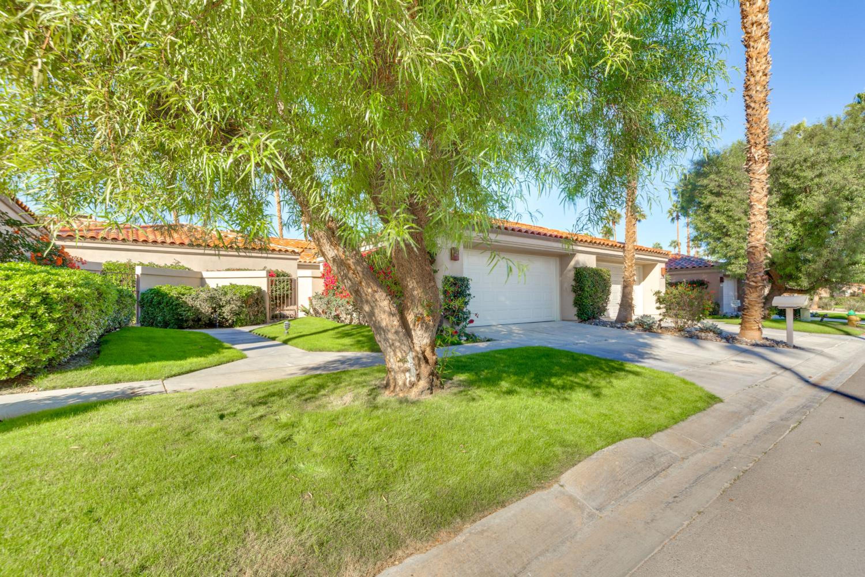 Mtn View and Fairway-Facing Patio Palm Desert Condo
