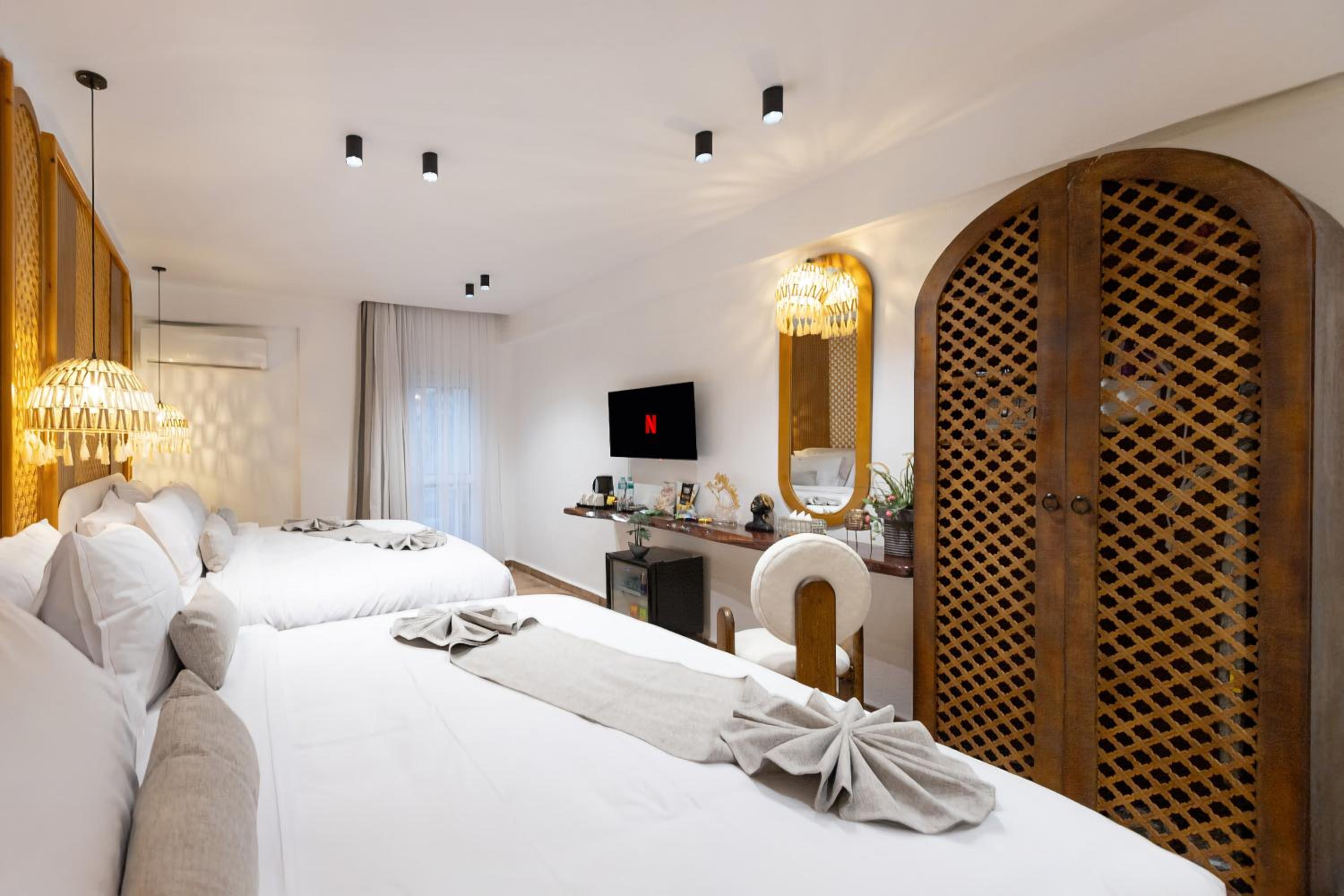 Pyramids Vision Hotel
