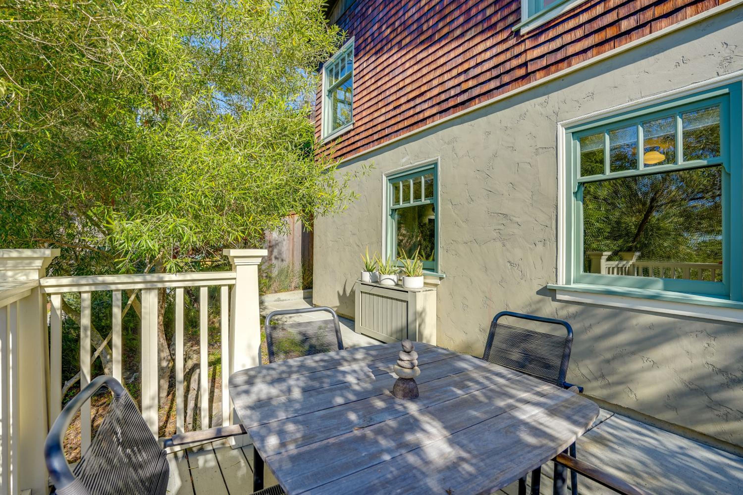 Golden Gate and Sunset Views! Classic Berkeley Home