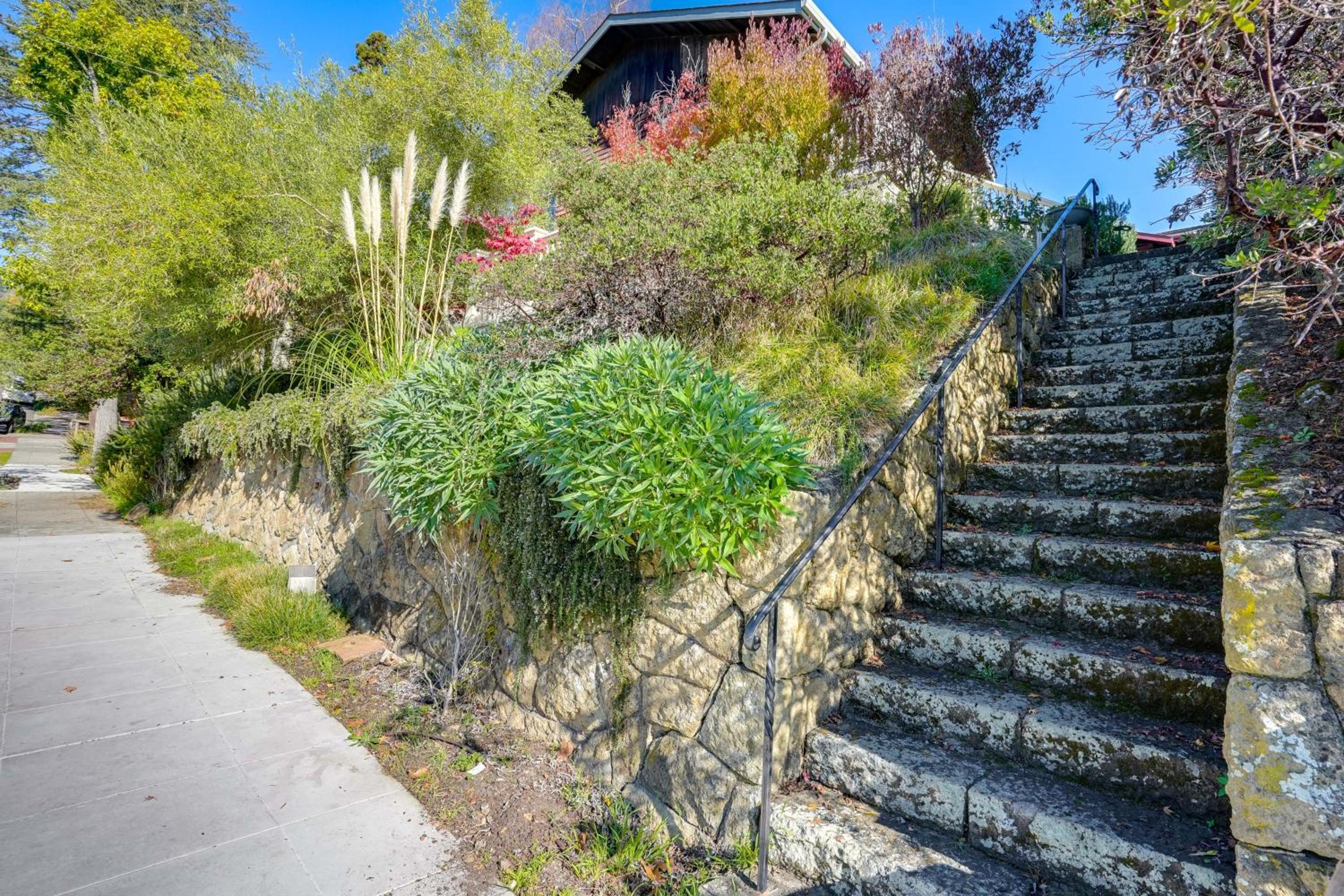 Golden Gate and Sunset Views! Classic Berkeley Home