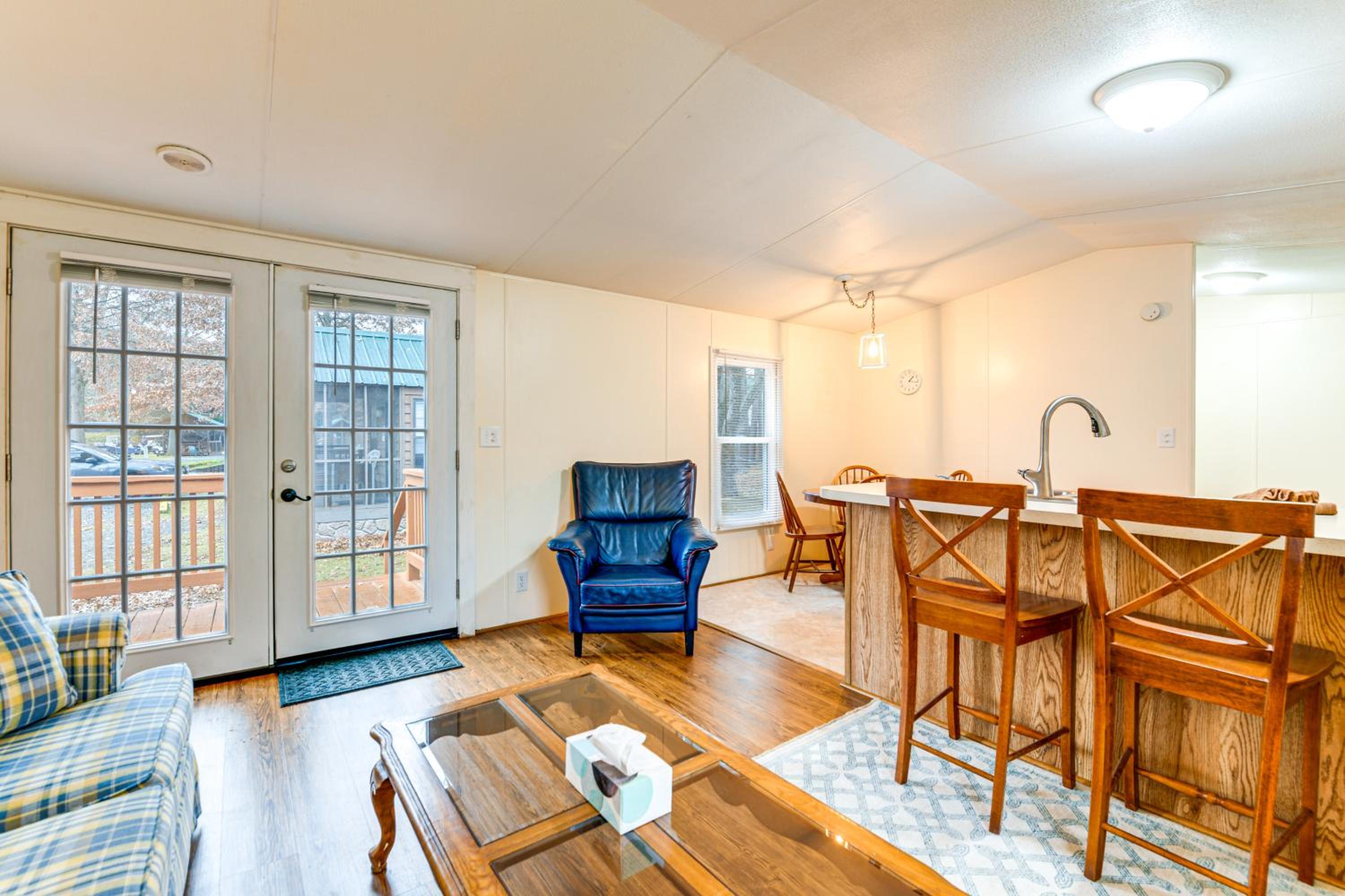 Near Trails and Slopes! Relaxed Waynesville Retreat