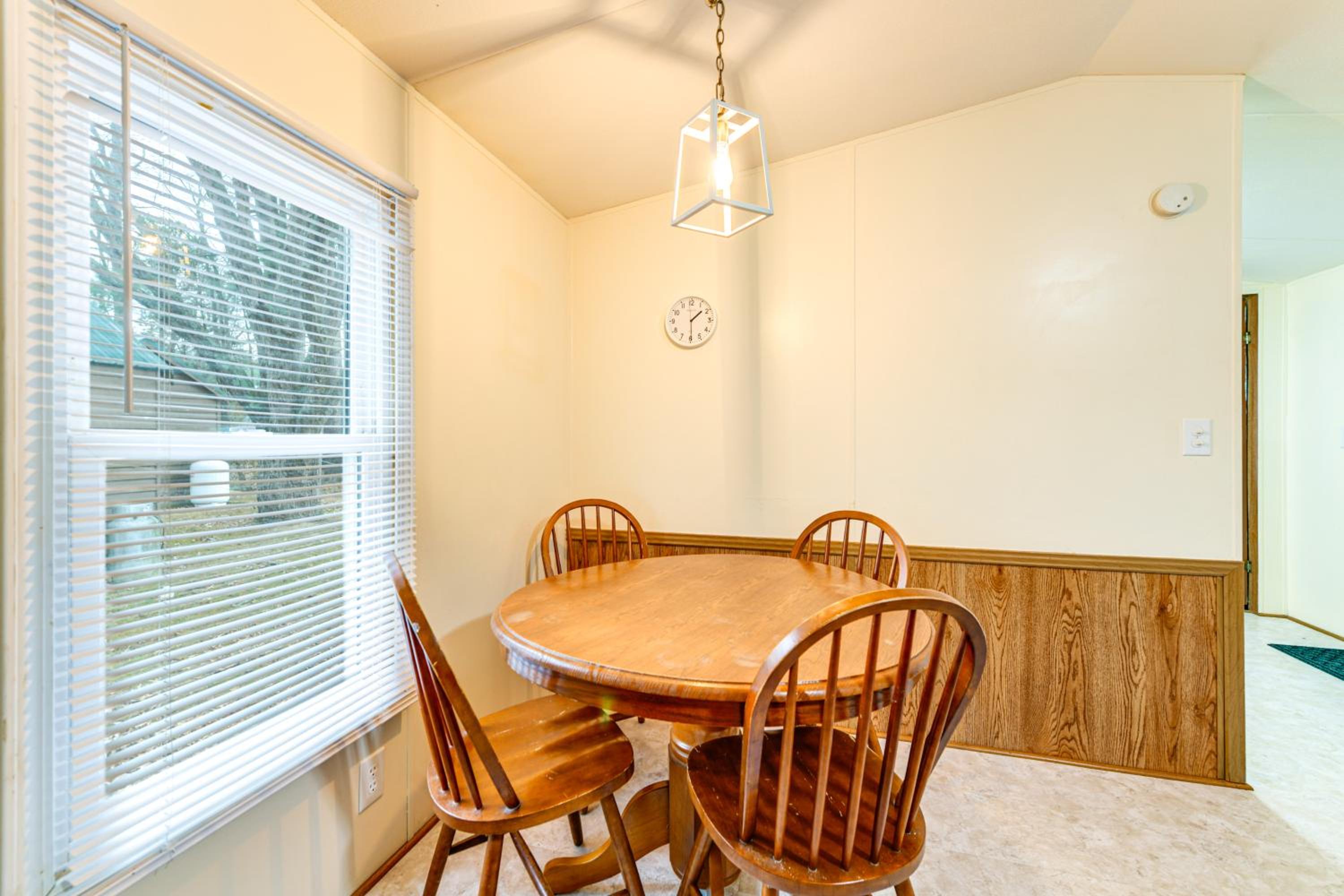 Near Trails and Slopes! Relaxed Waynesville Retreat