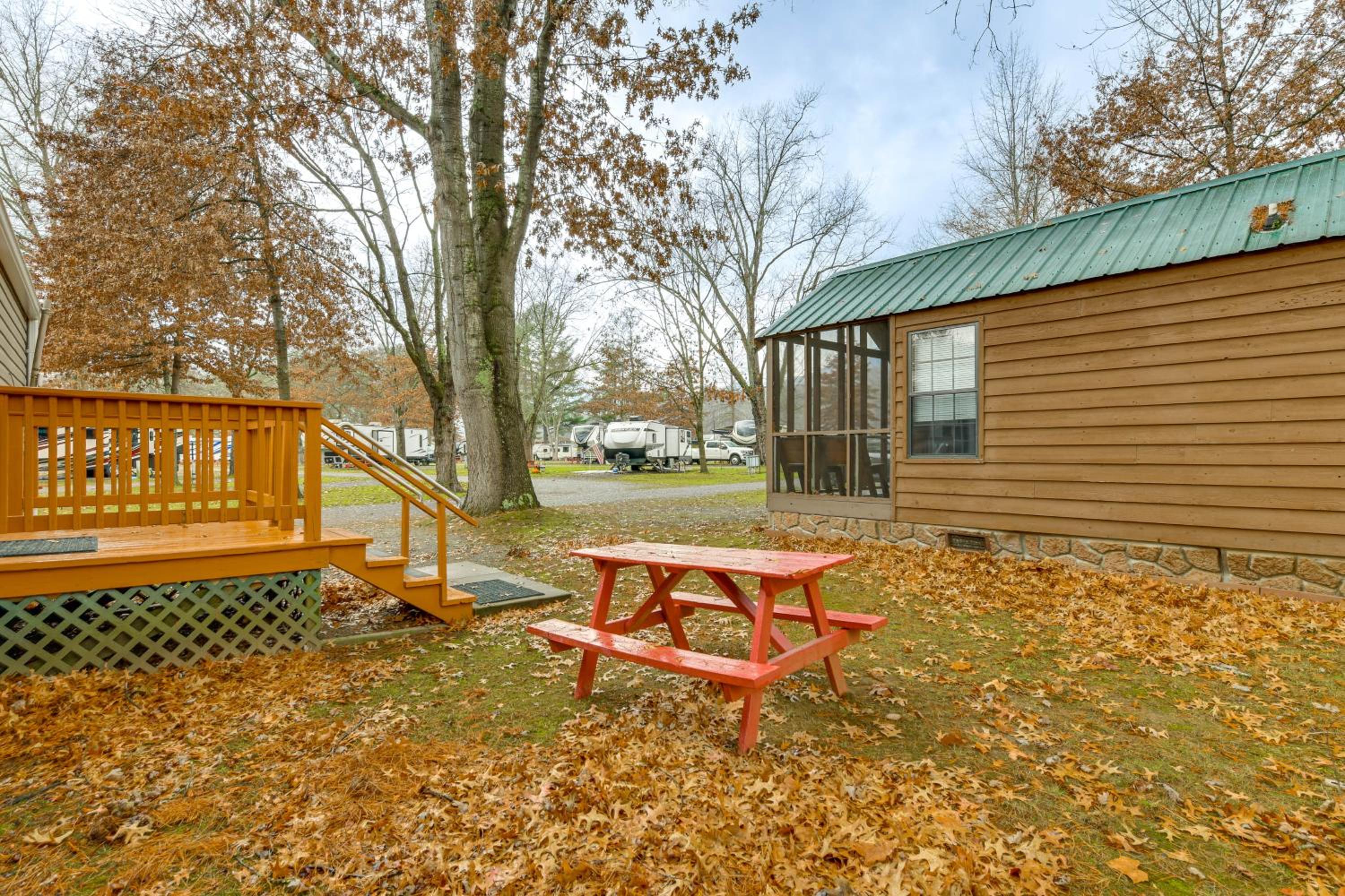 Near Trails and Slopes! Relaxed Waynesville Retreat