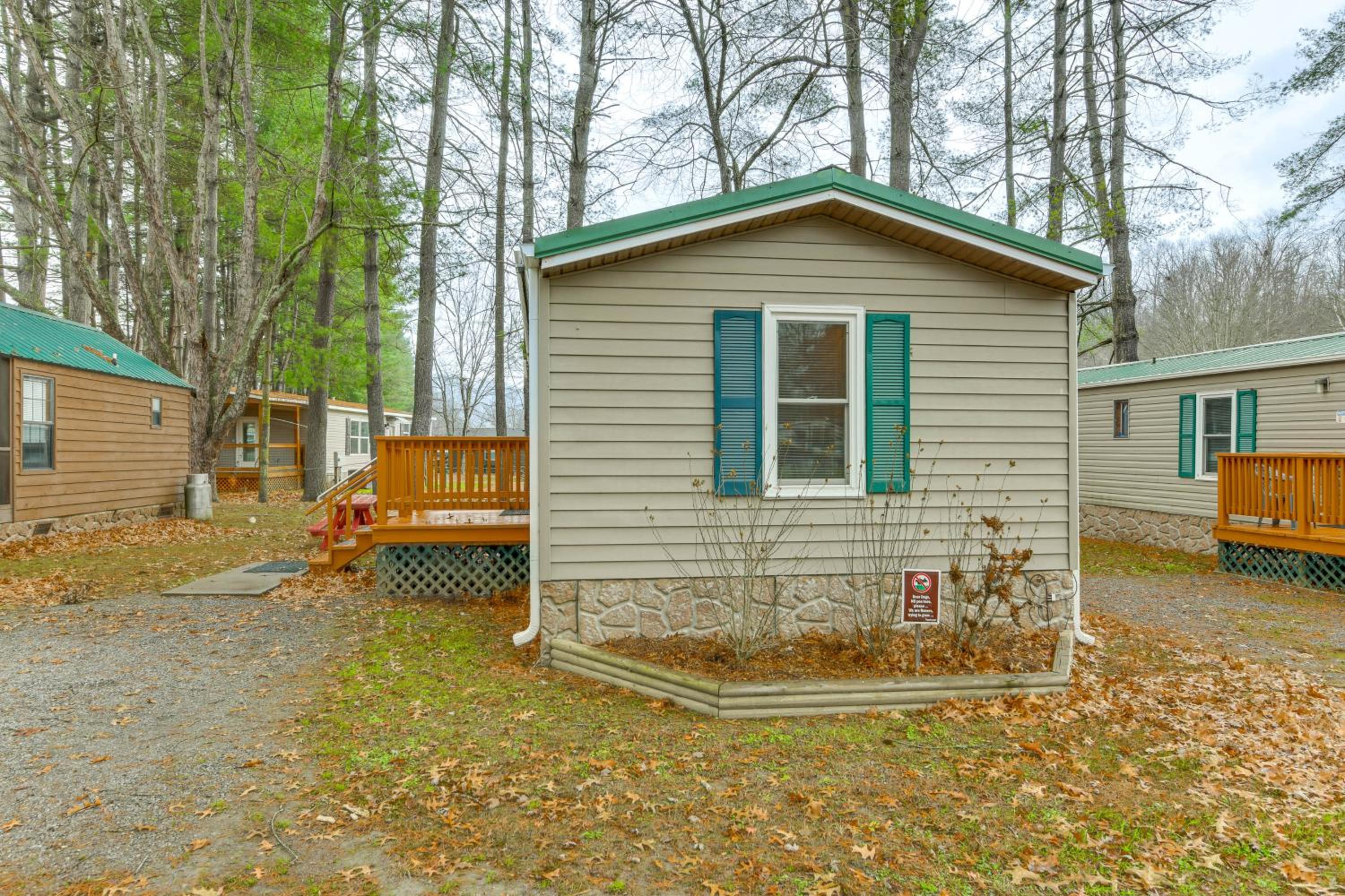 Near Trails and Slopes! Relaxed Waynesville Retreat