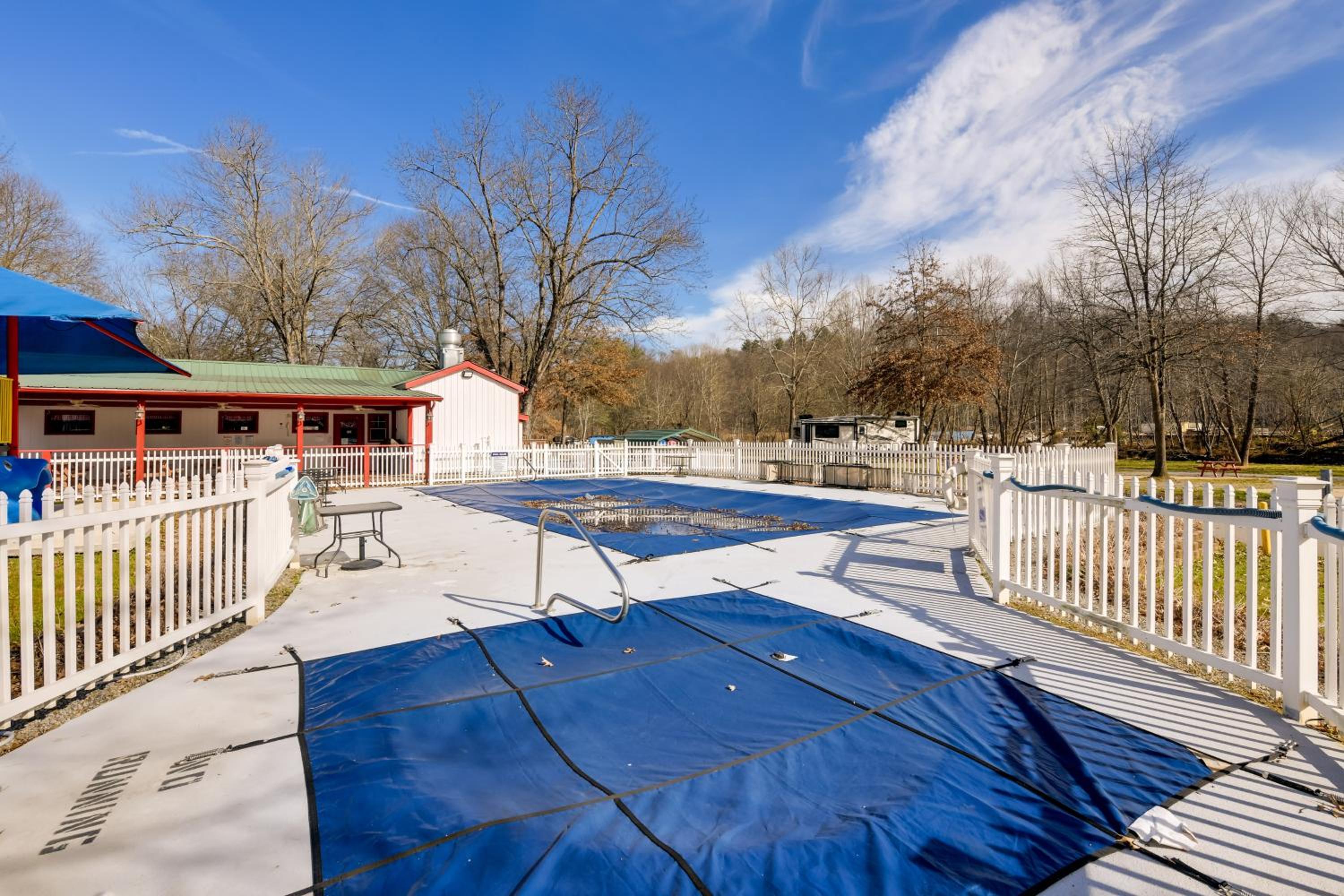 Mtn-View Deck! Resort Cabin 12 Mi to Waynesville