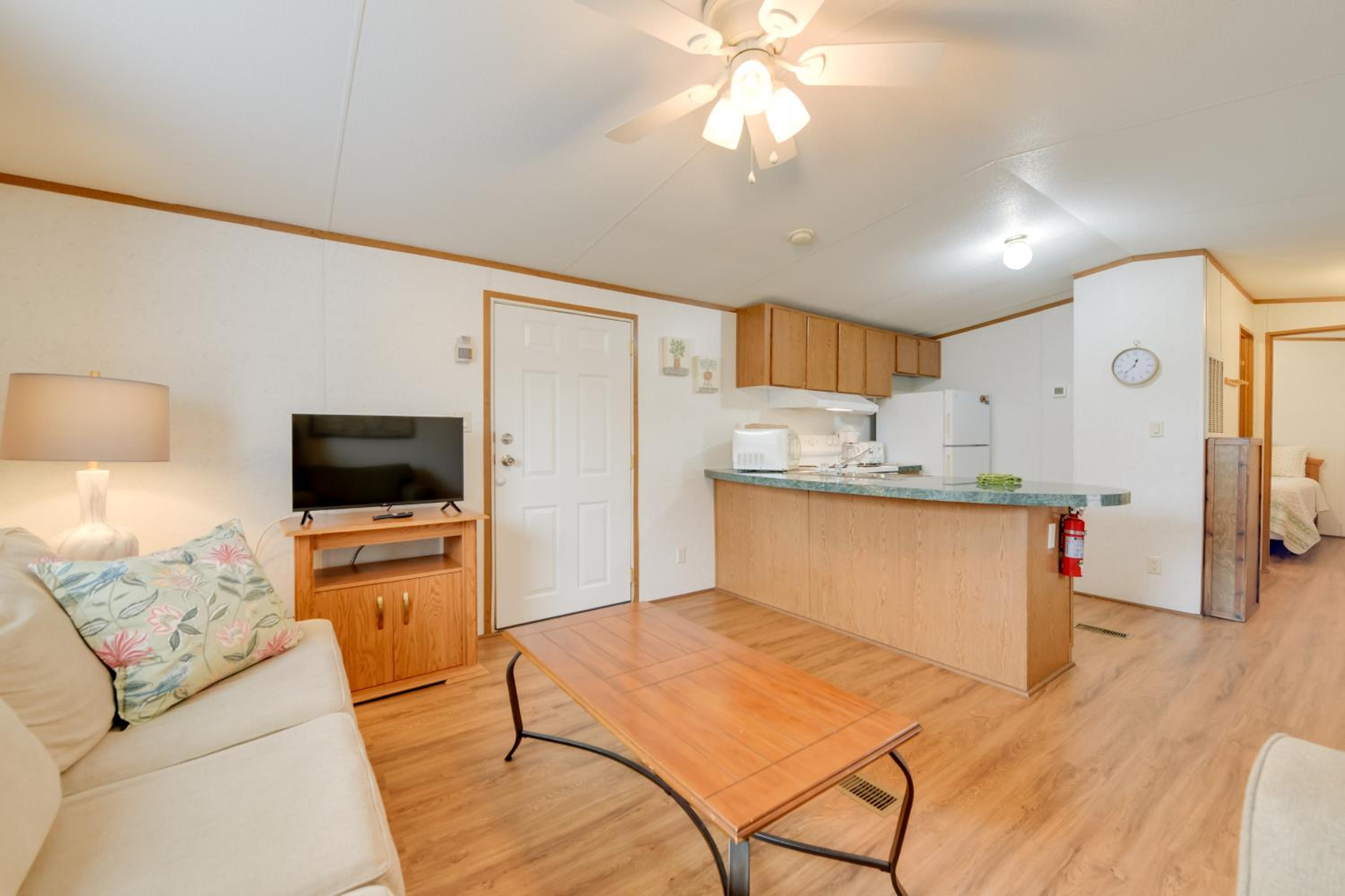 Mtn-View Adventure Hub! Waynesville Home with Perks