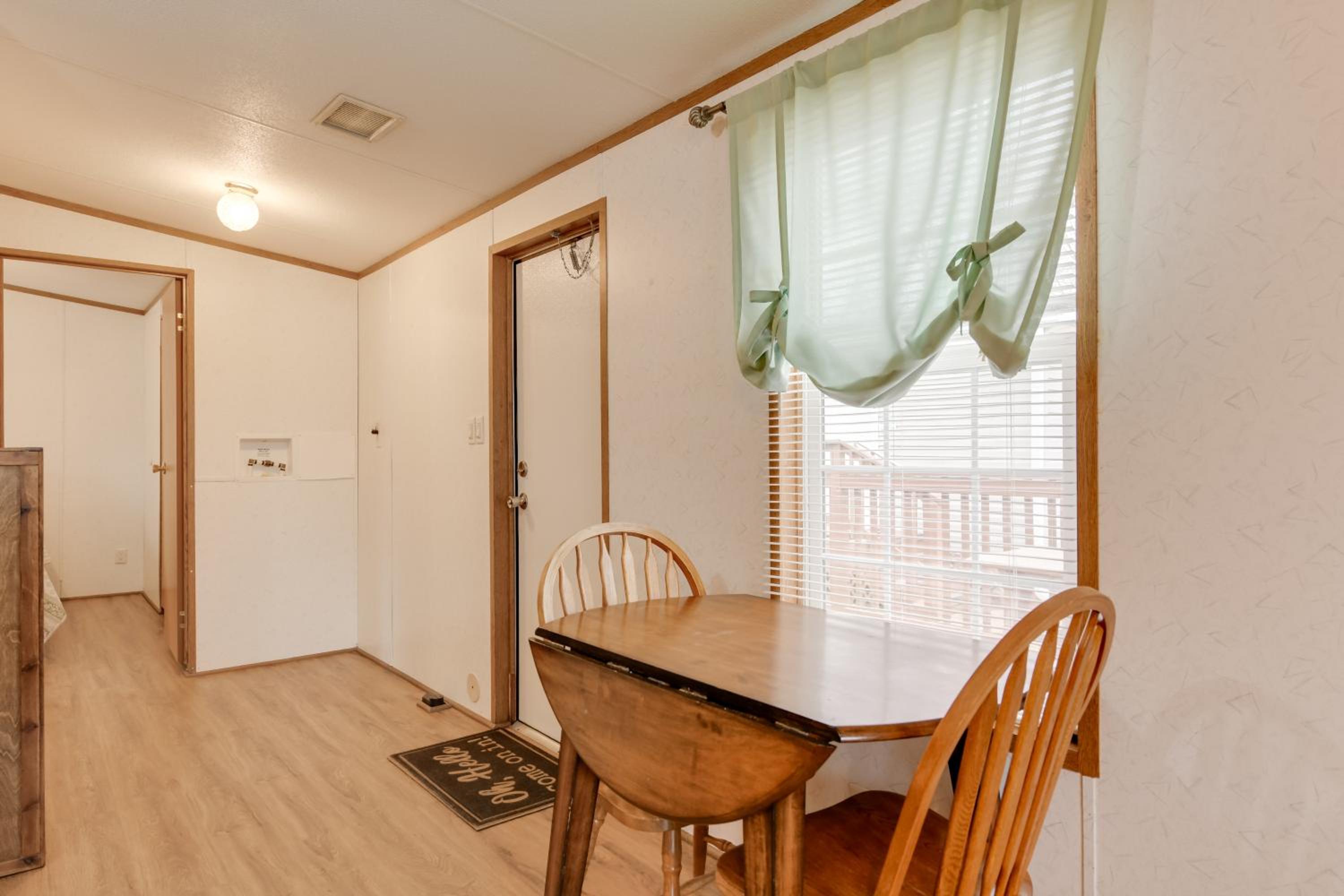 Mtn-View Adventure Hub! Waynesville Home with Perks