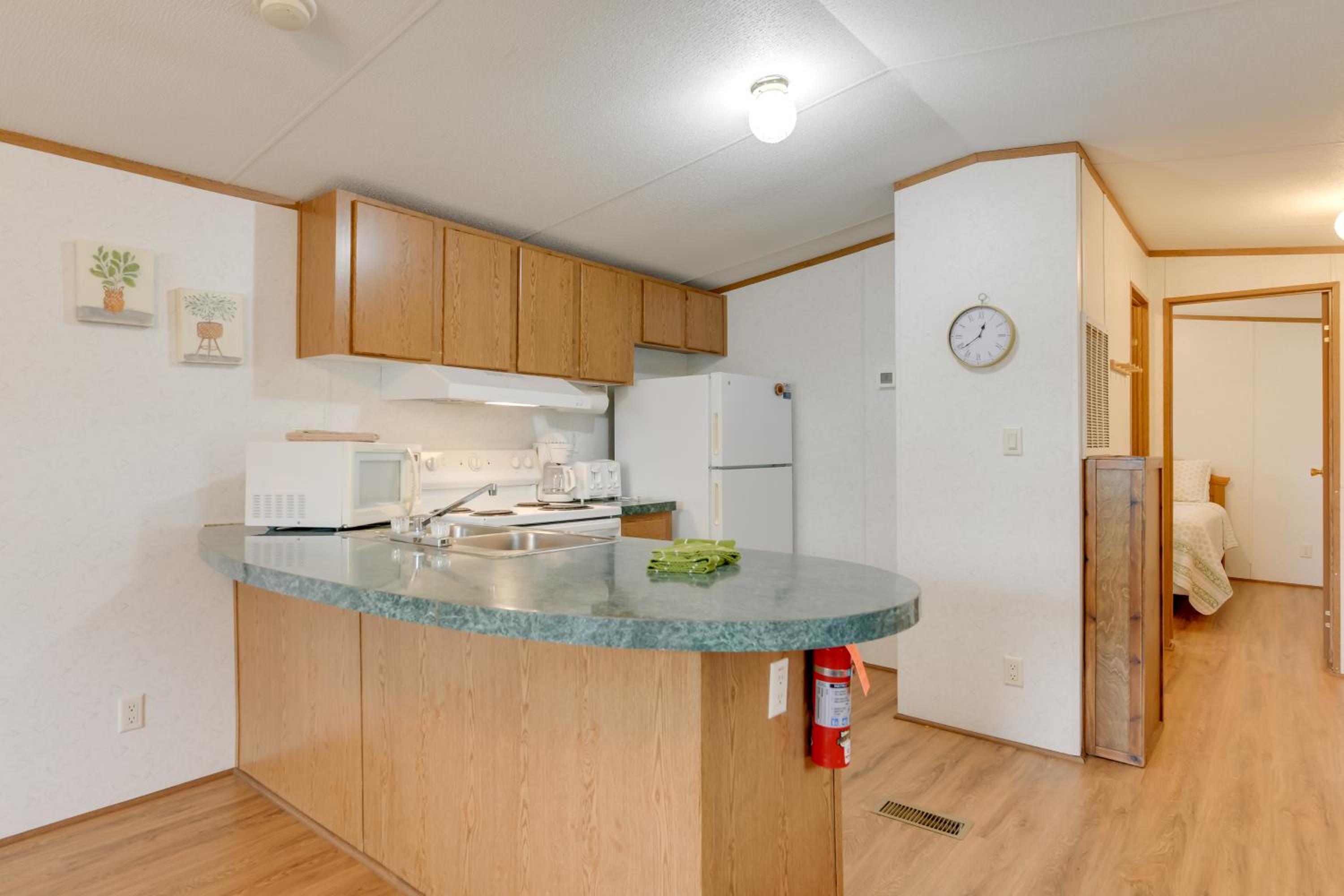 Mtn-View Adventure Hub! Waynesville Home with Perks