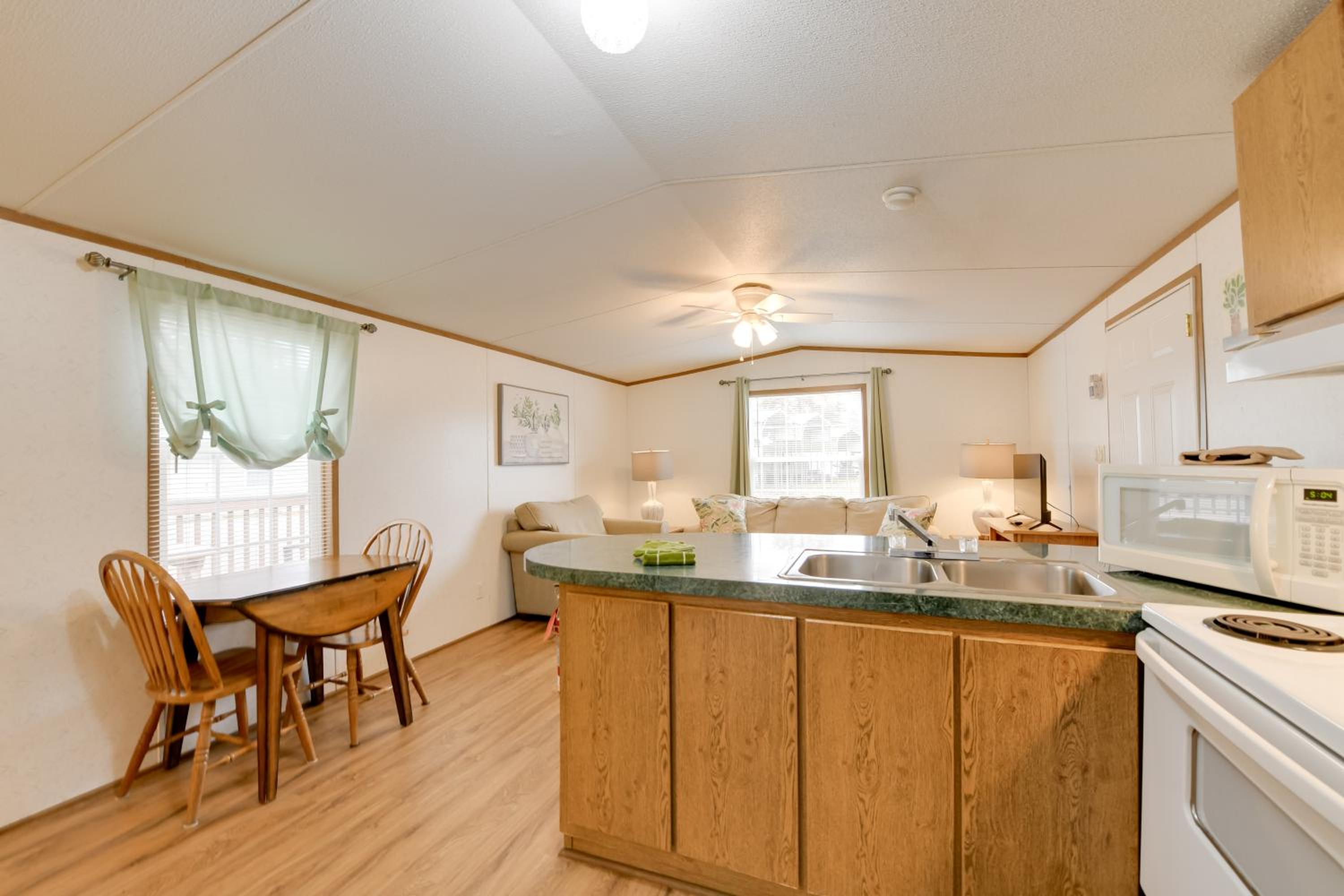 Mtn-View Adventure Hub! Waynesville Home with Perks