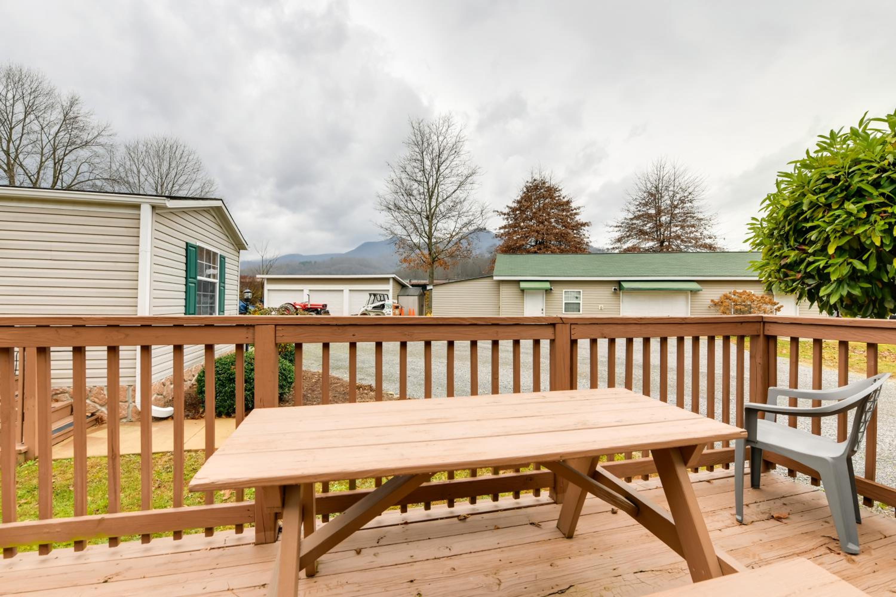 Mtn-View Adventure Hub! Waynesville Home with Perks