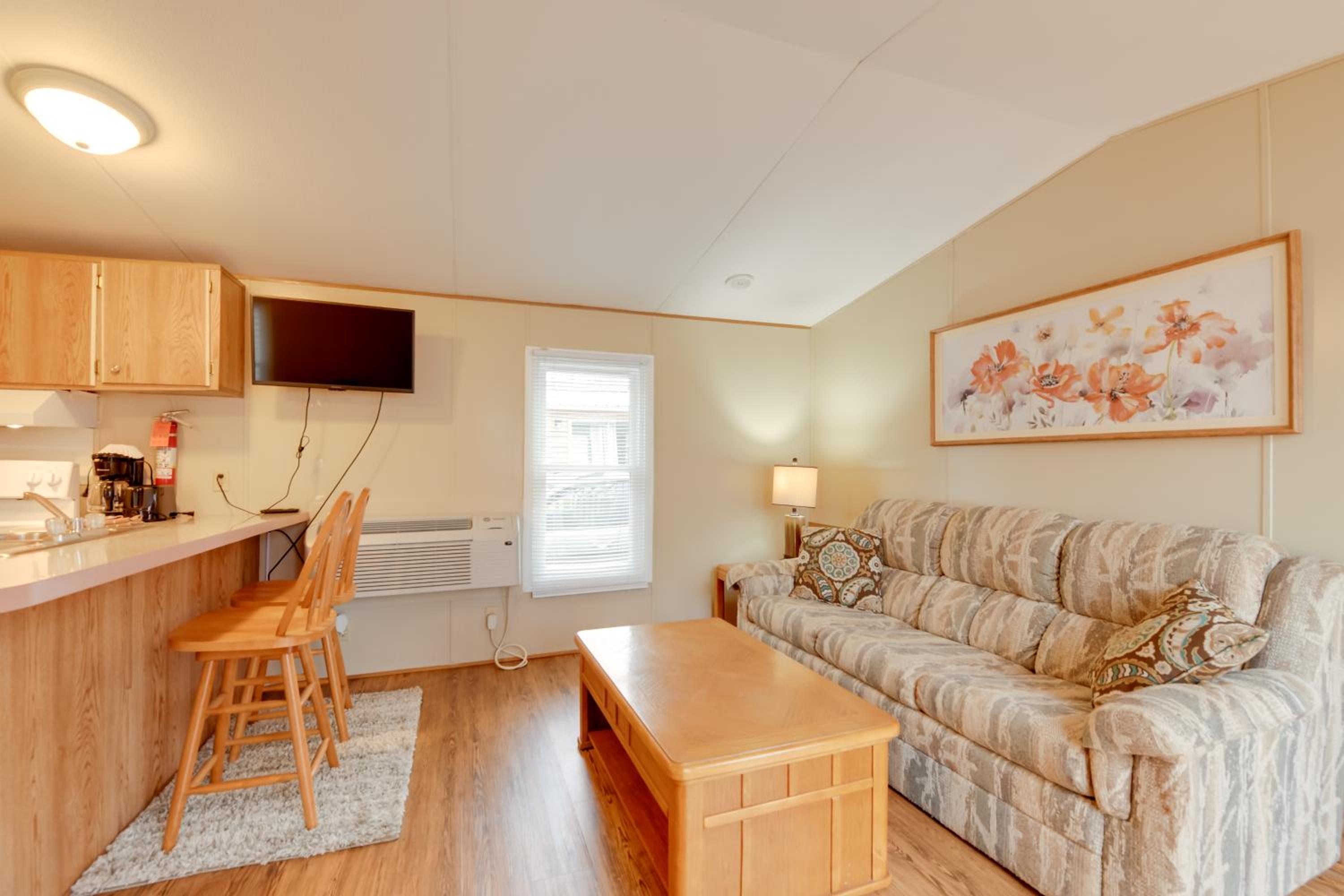 13 Mi to Slopes! Group-Friendly Blue Ridge Retreat