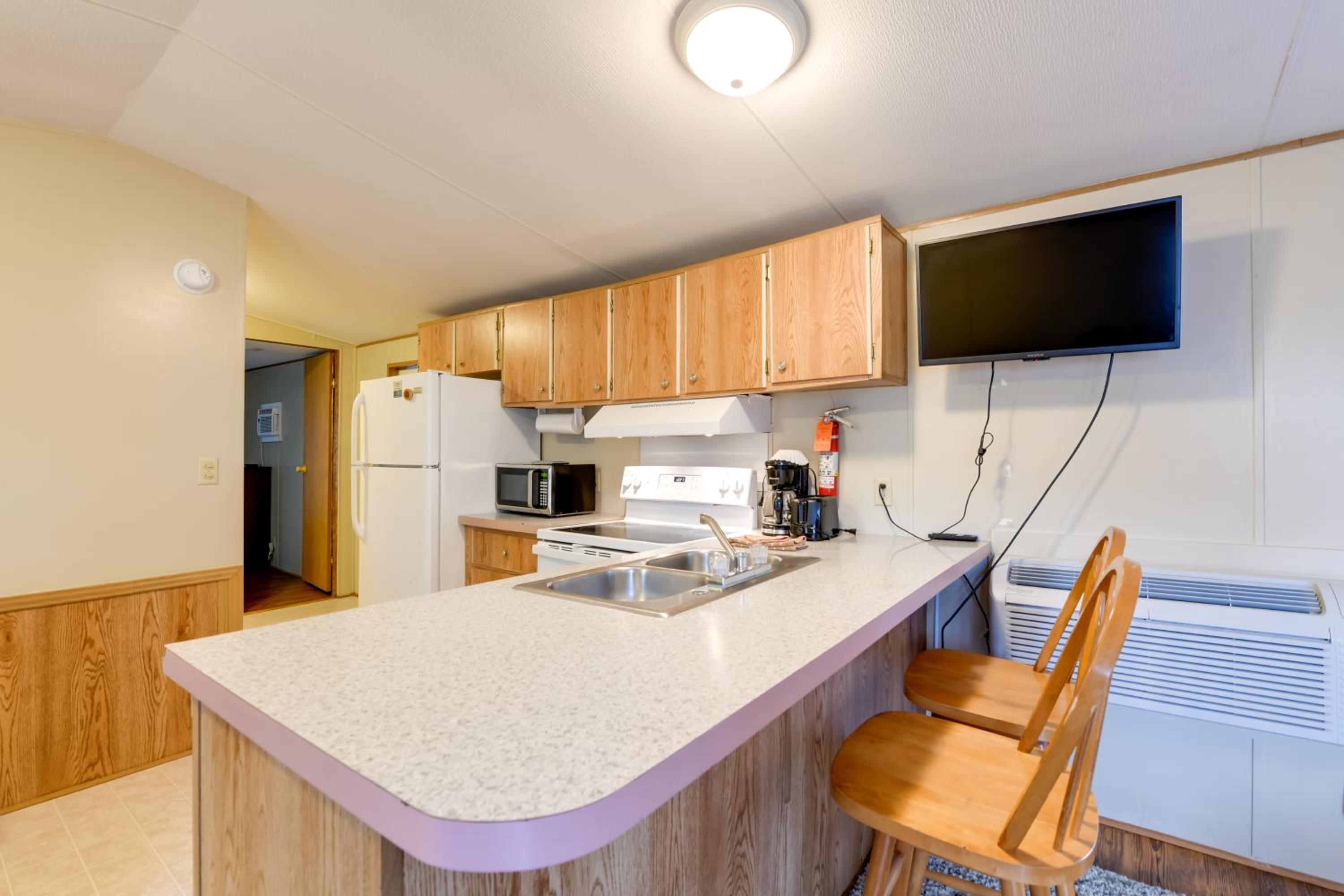 13 Mi to Slopes! Group-Friendly Blue Ridge Retreat