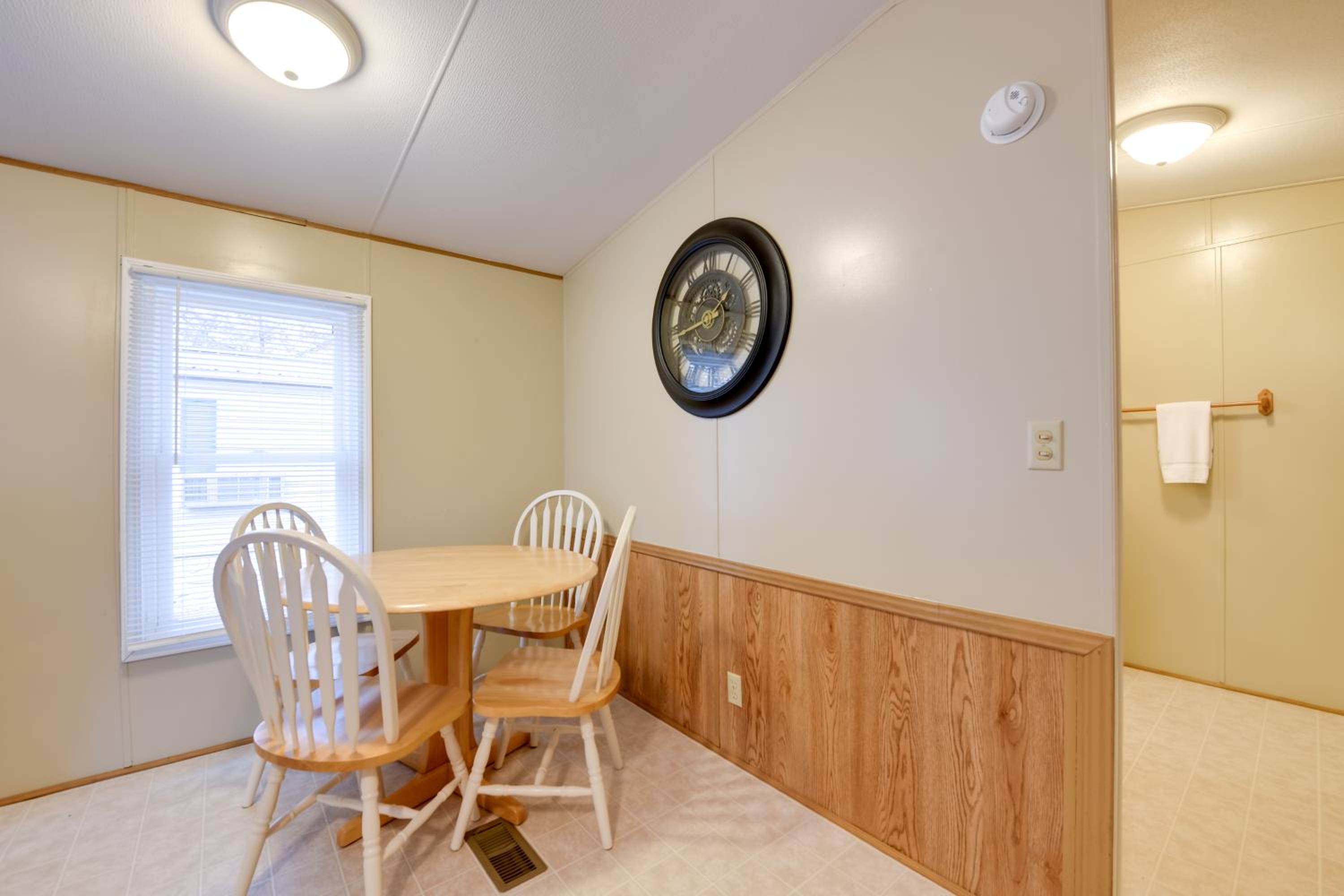 13 Mi to Slopes! Group-Friendly Blue Ridge Retreat