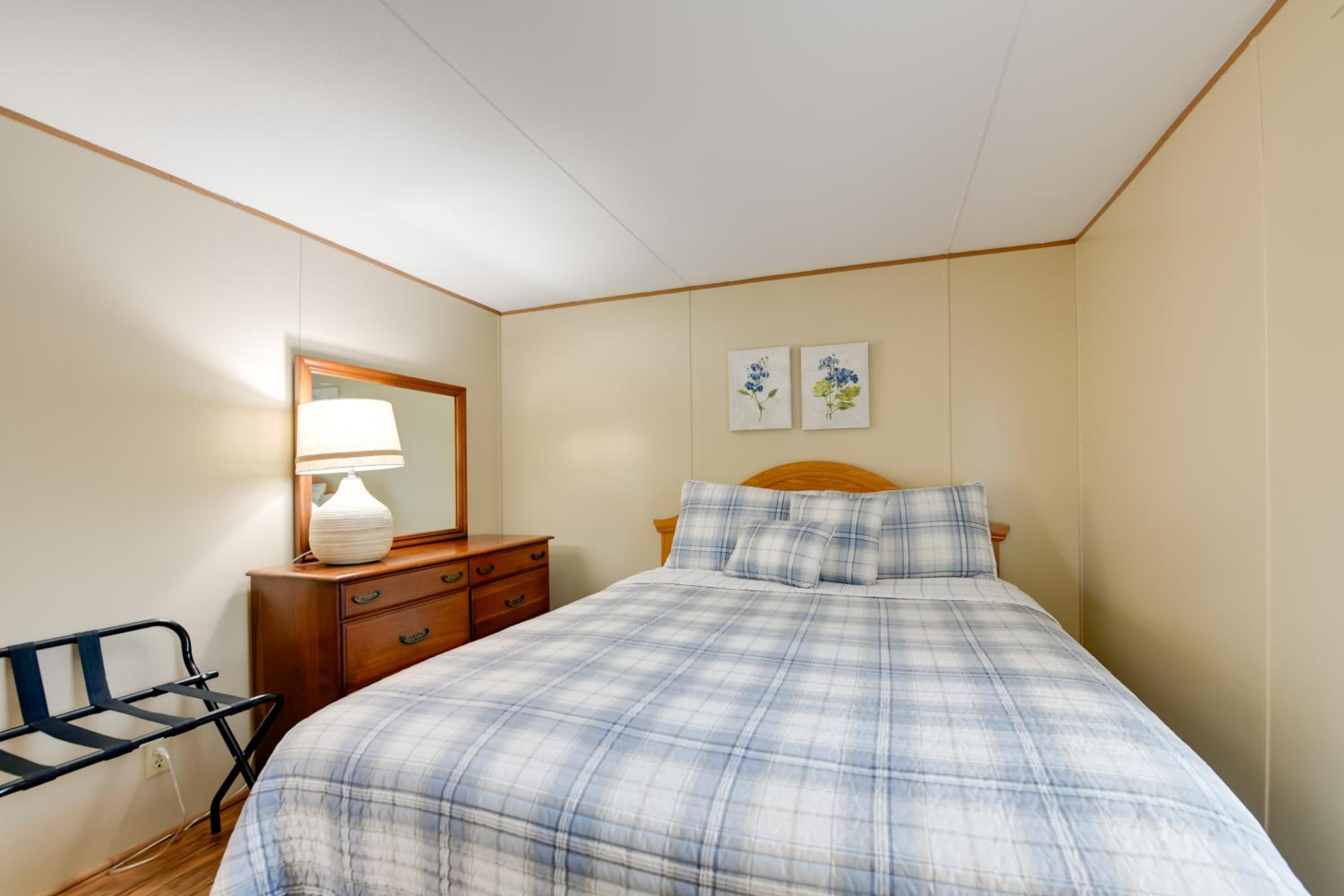 13 Mi to Slopes! Group-Friendly Blue Ridge Retreat