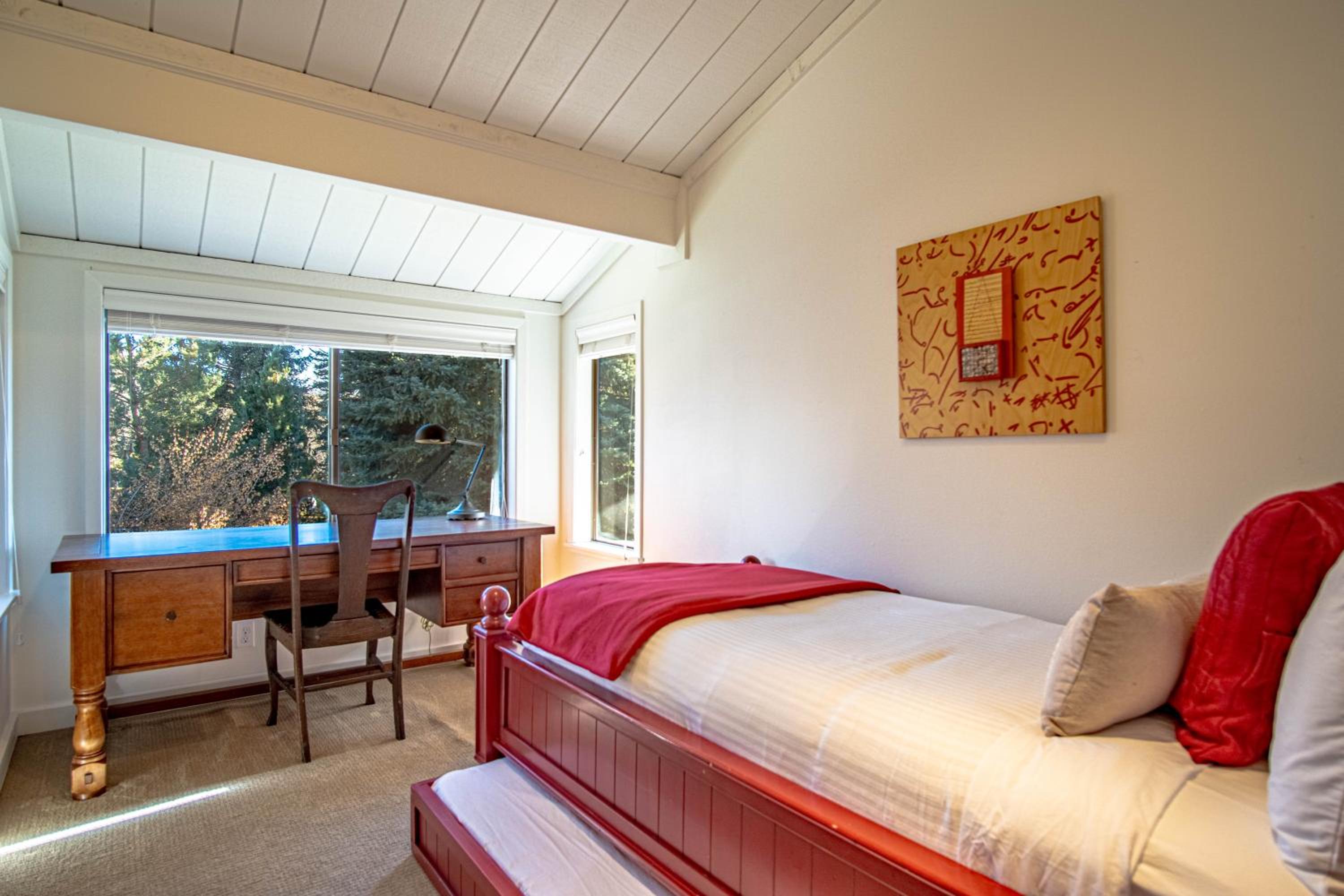 4BD Villager Mountain Retreat + SV Resort Passes