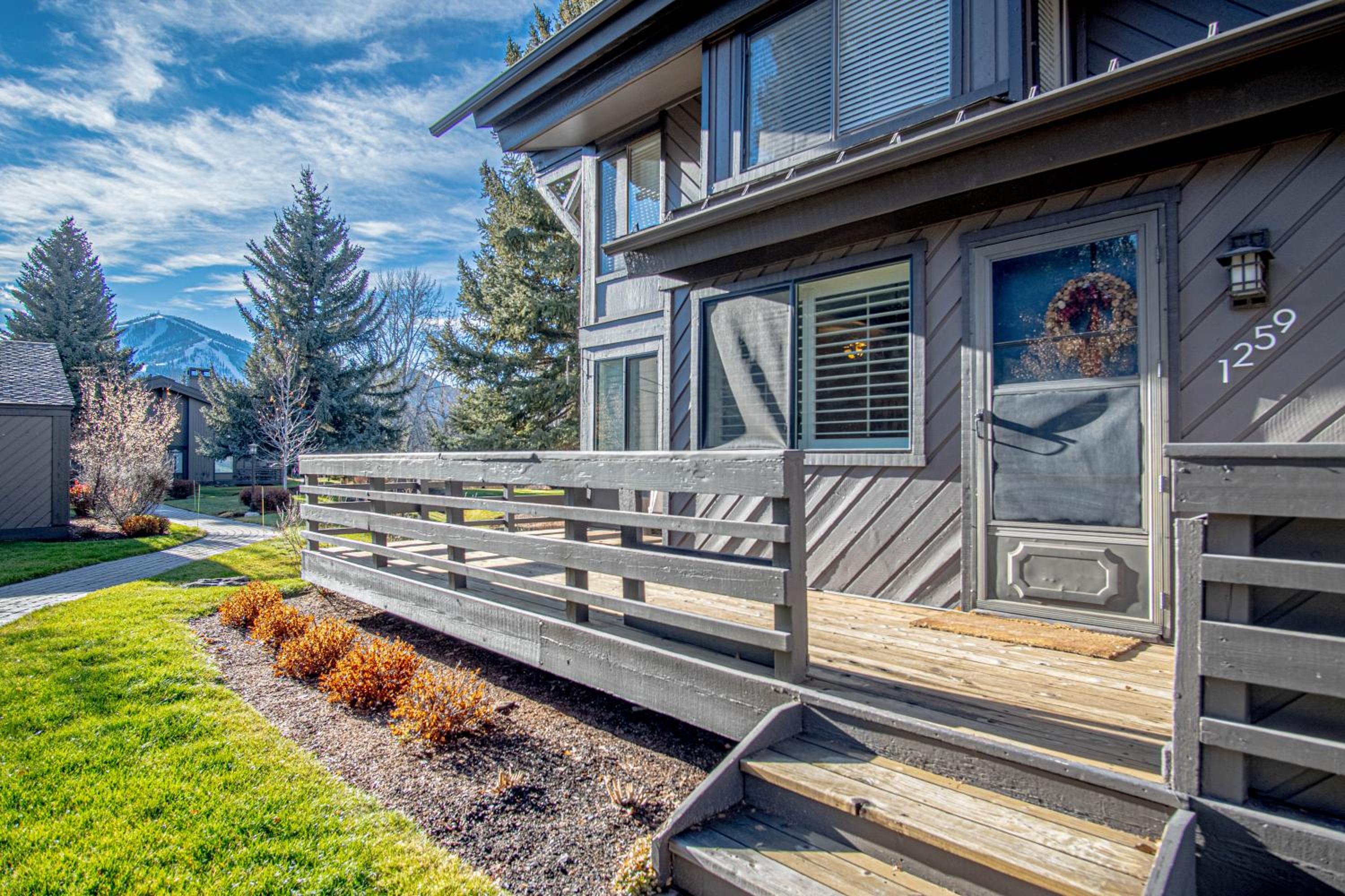 4BD Villager Mountain Retreat + SV Resort Passes