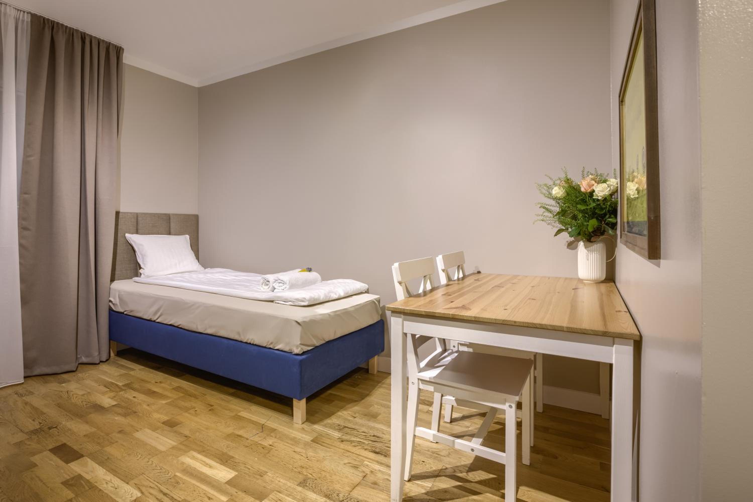 New! Studio with 3 Beds - Easy Access to Airport, City Center & WUM