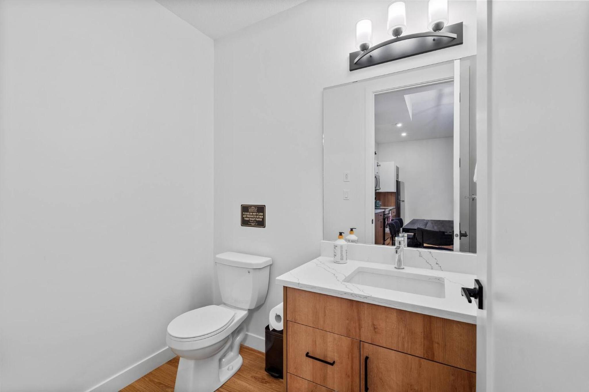 Luxurious Large 3 Bedroom Loft Saskatchewan Drive
