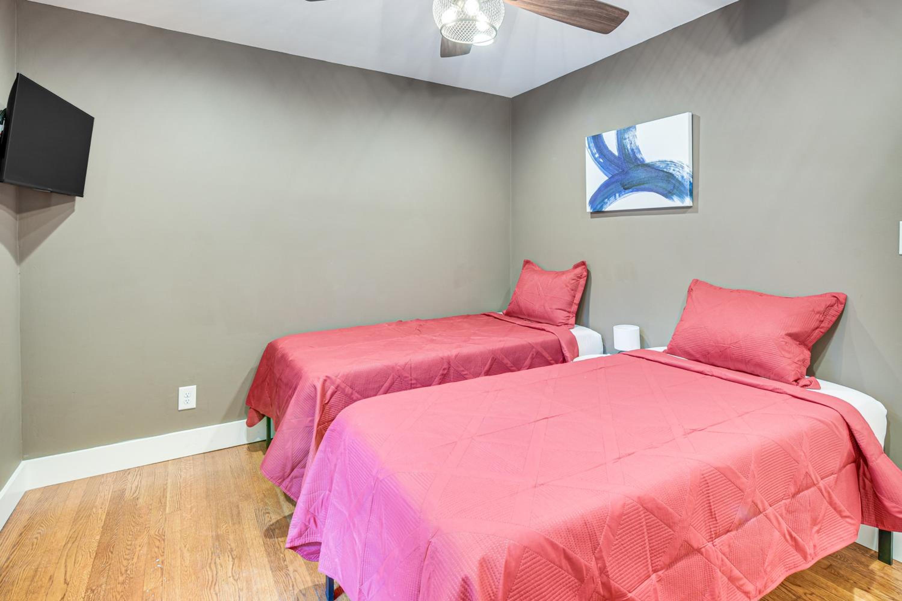 Dog-Friendly Yard, 5 Mi to Uptown Charlotte Home